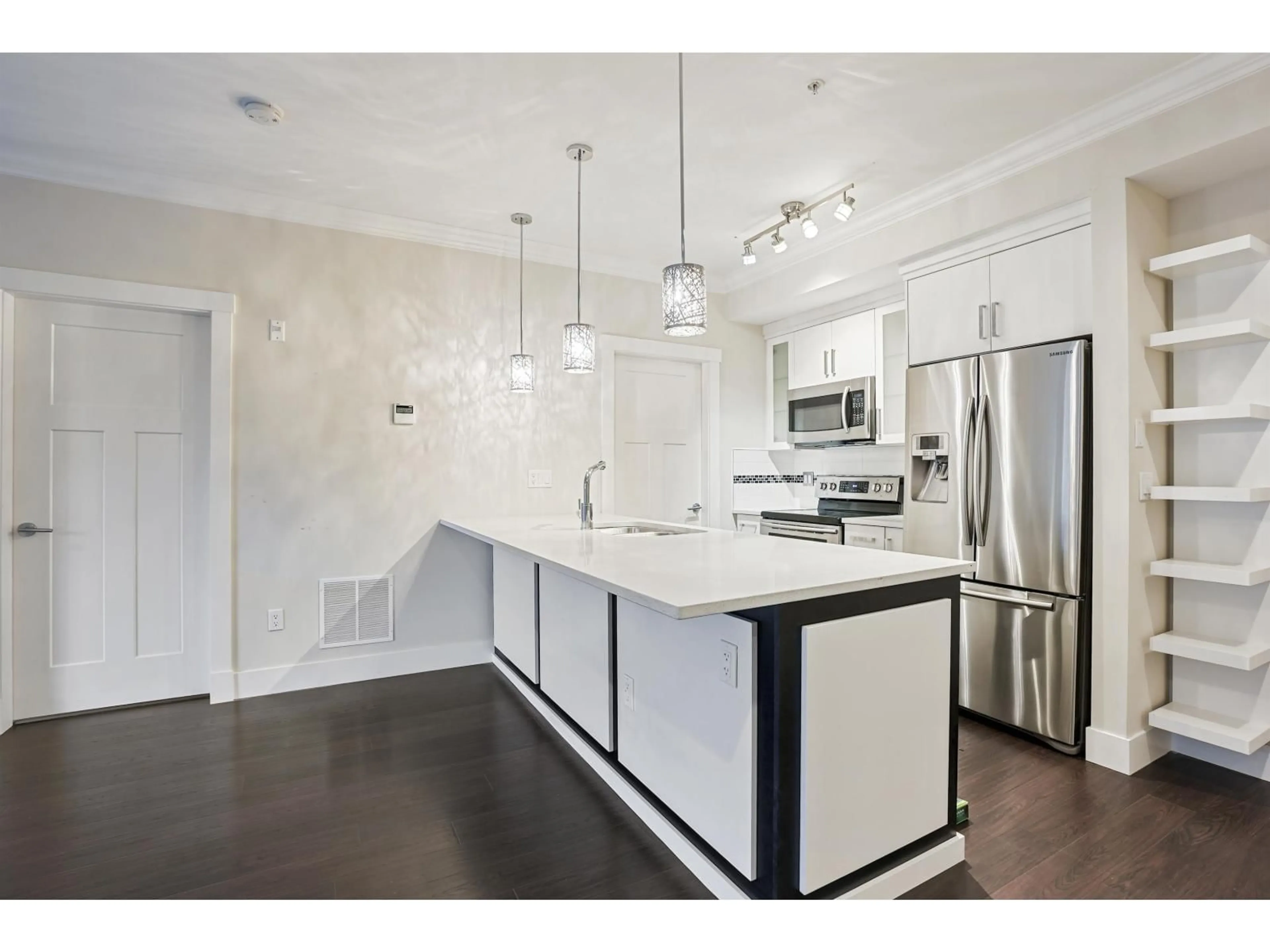 Open concept kitchen, unknown for 208 - 14885 60, Surrey British Columbia V3S1R8
