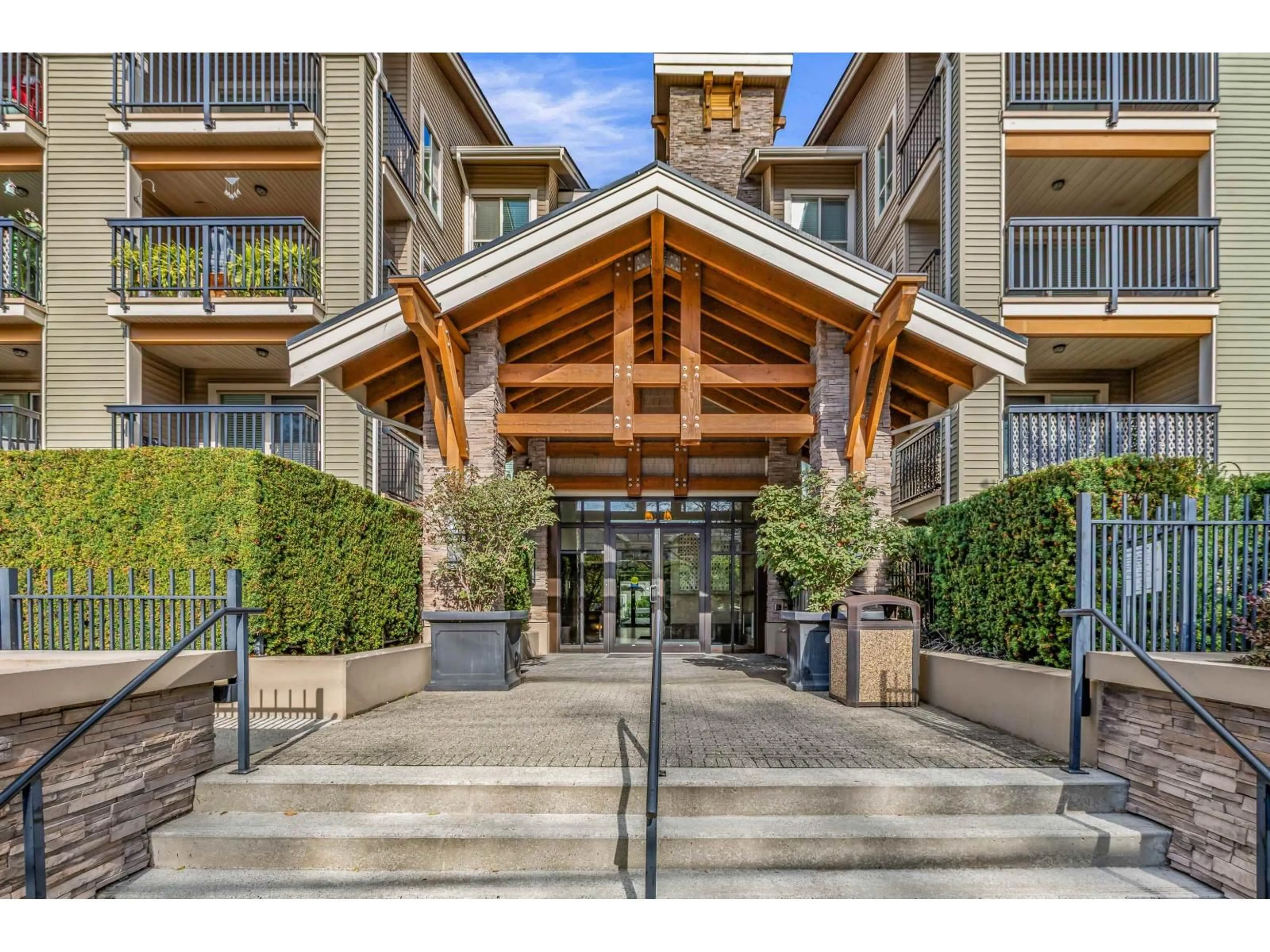 Indoor entryway for 117 - 21009 56, Langley British Columbia V3A0C9