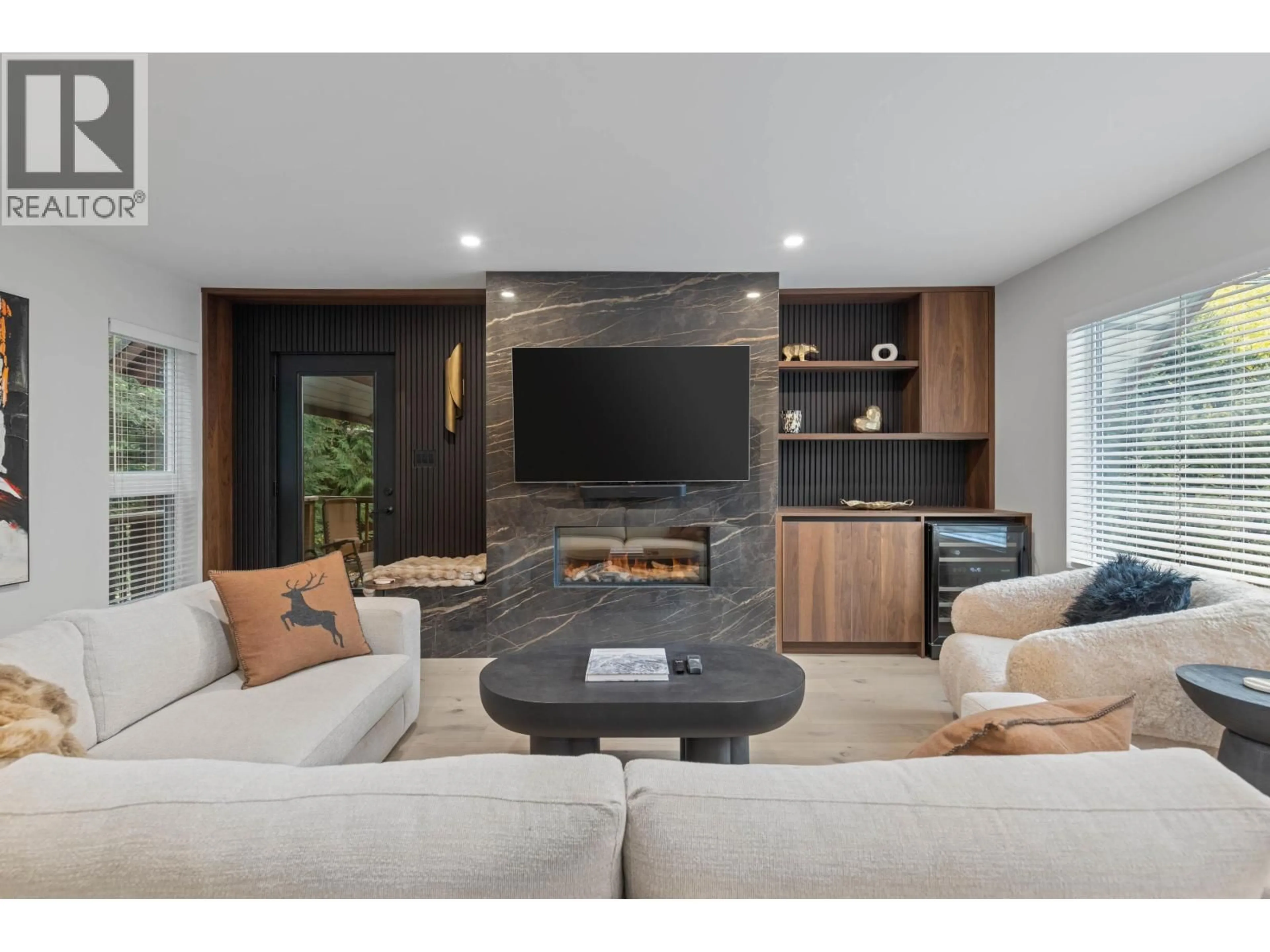 Living room with furniture, unknown for 2154 WHISTLER ROAD, Whistler British Columbia V8E0A6