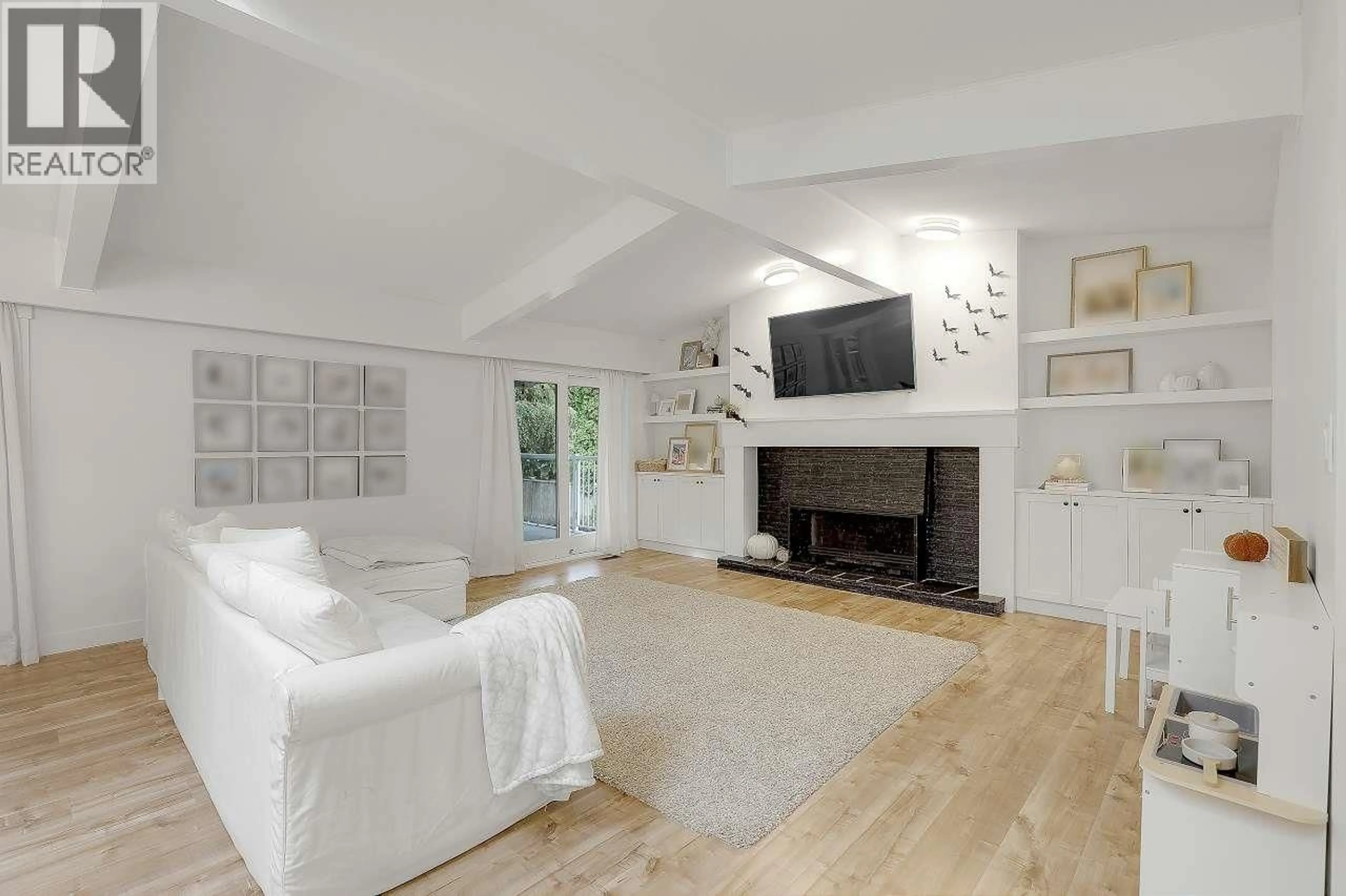Living room with furniture, unknown for 1493 54 STREET, Delta British Columbia V4M3H6