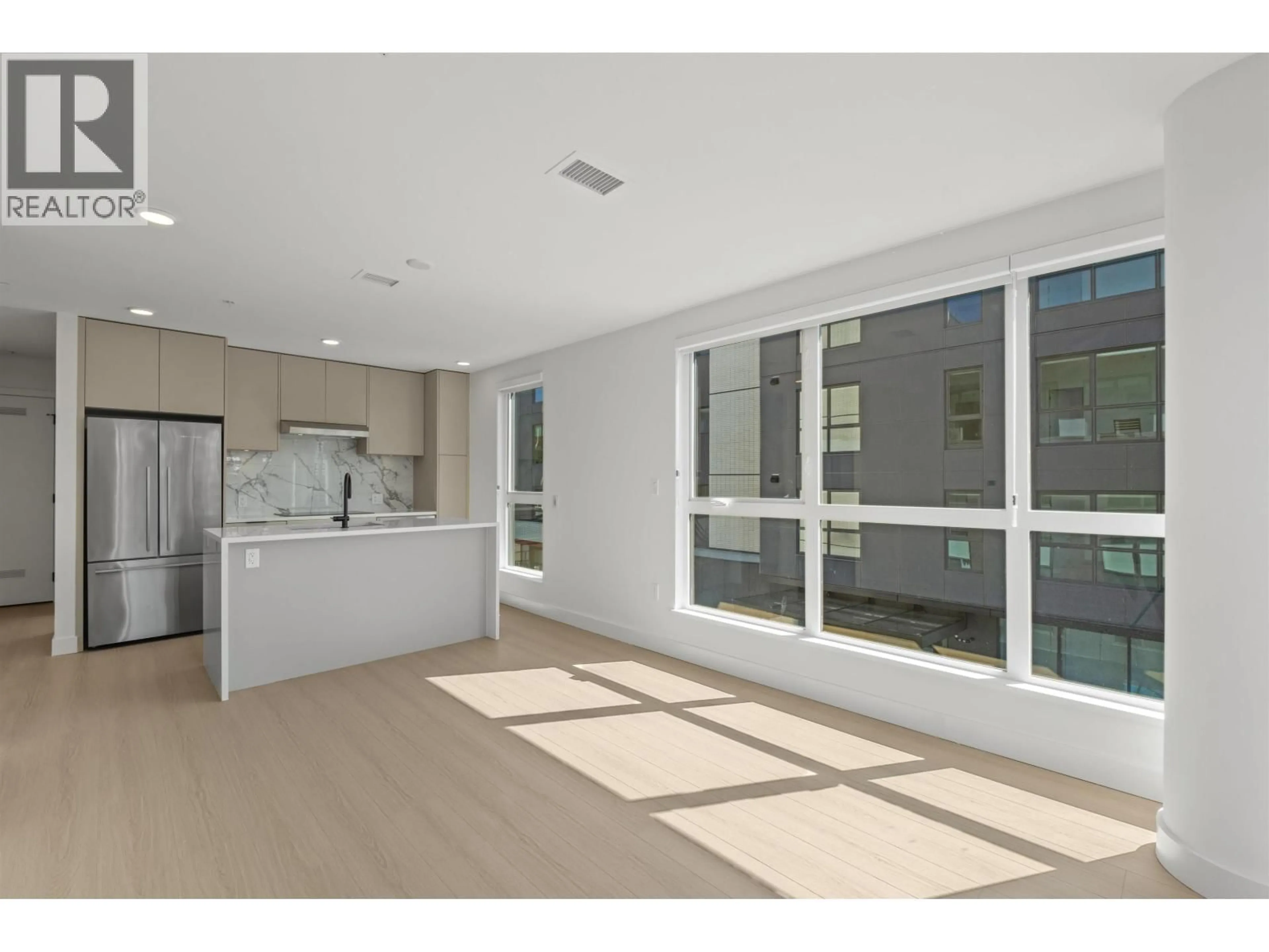 Open concept kitchen, unknown for 411 - 422 3RD STREET, North Vancouver British Columbia V7L0K1