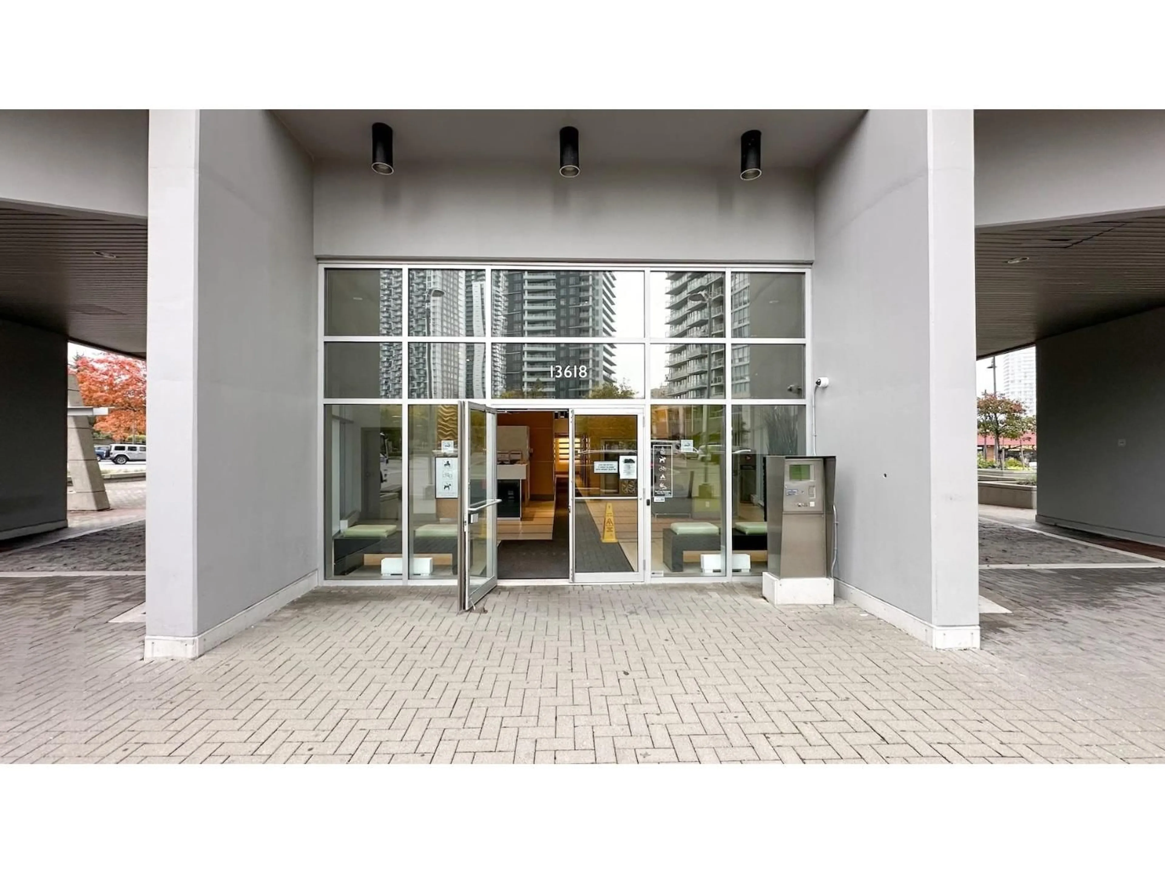 Indoor foyer for 2910 - 13618 100 AVENUE, Surrey British Columbia V3T0A8