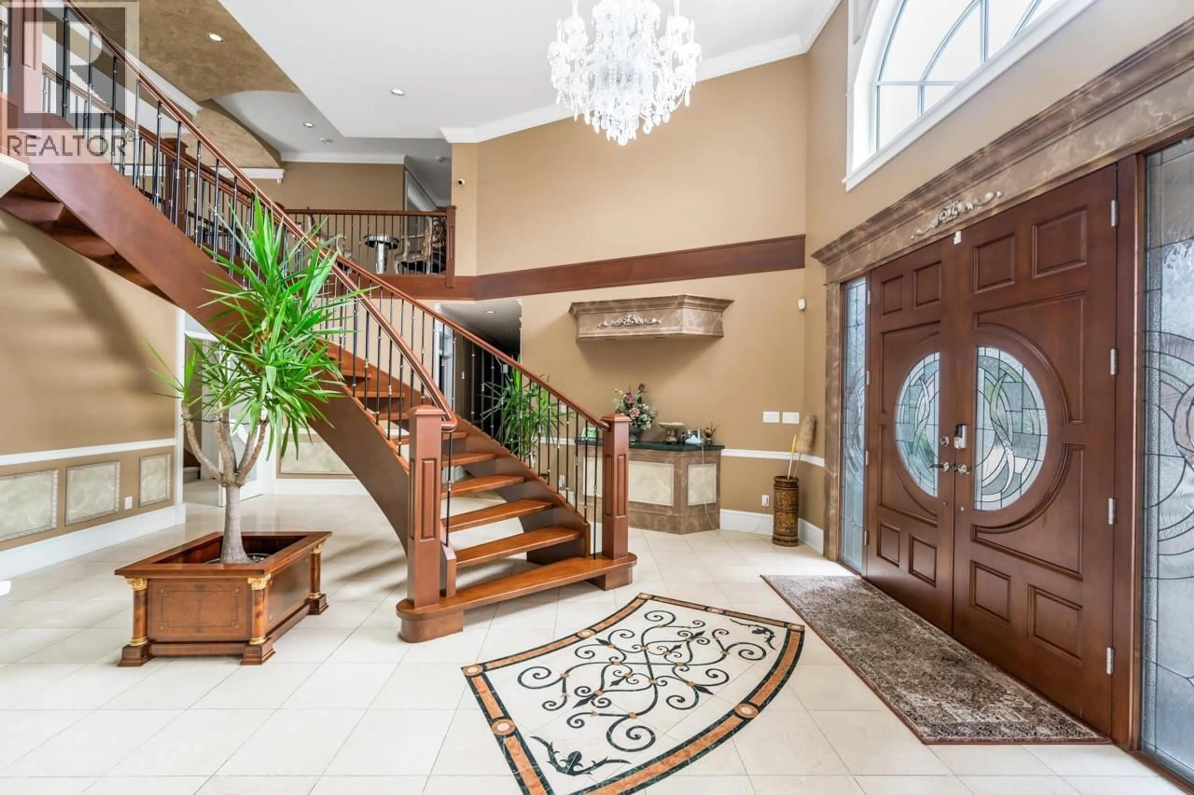 Indoor foyer for 7351 GRANDY ROAD, Richmond British Columbia V7C3T4