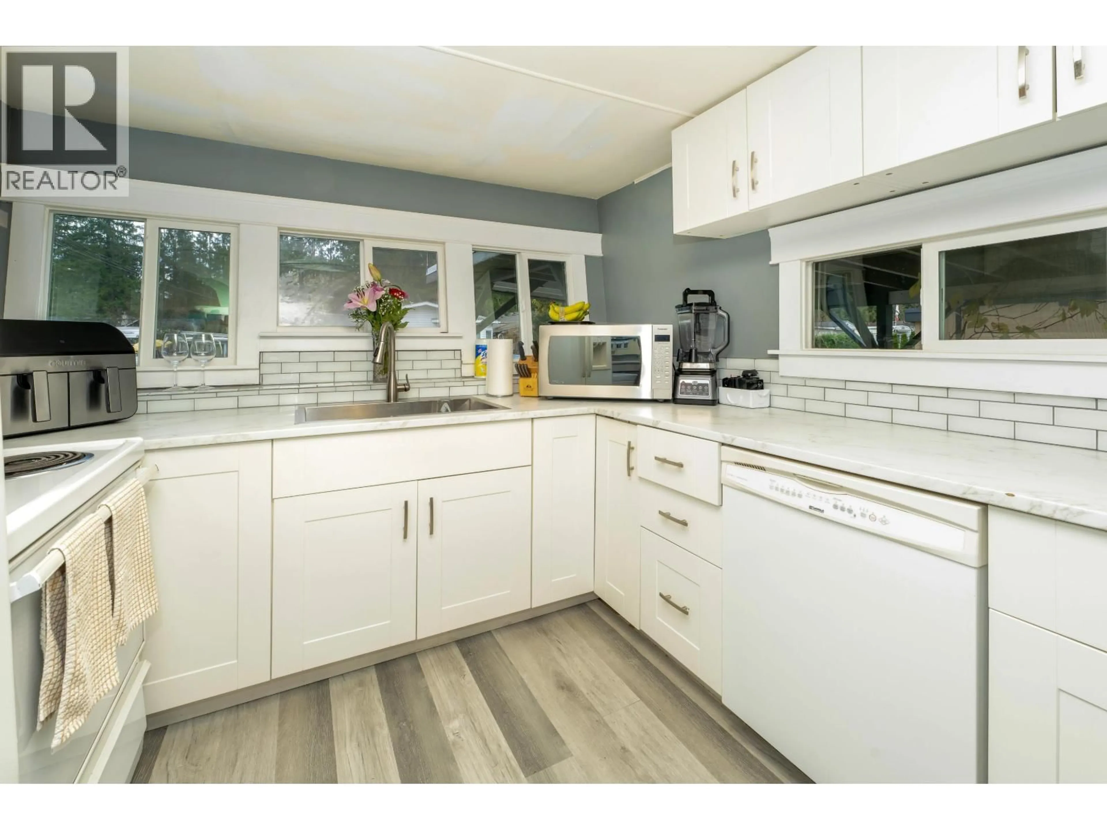 Open concept kitchen, unknown for 23252 CALVIN CRESCENT, Maple Ridge British Columbia V2X4S3