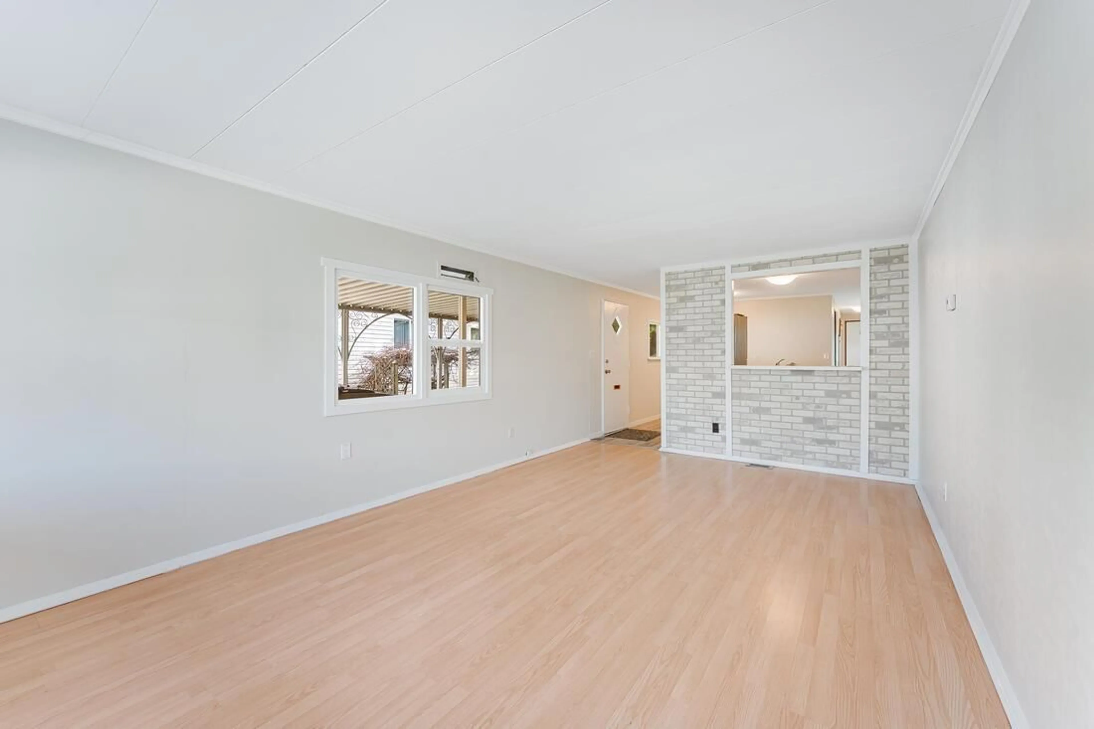 A pic of a room for 125 - 1840 160, Surrey British Columbia V4A4X4