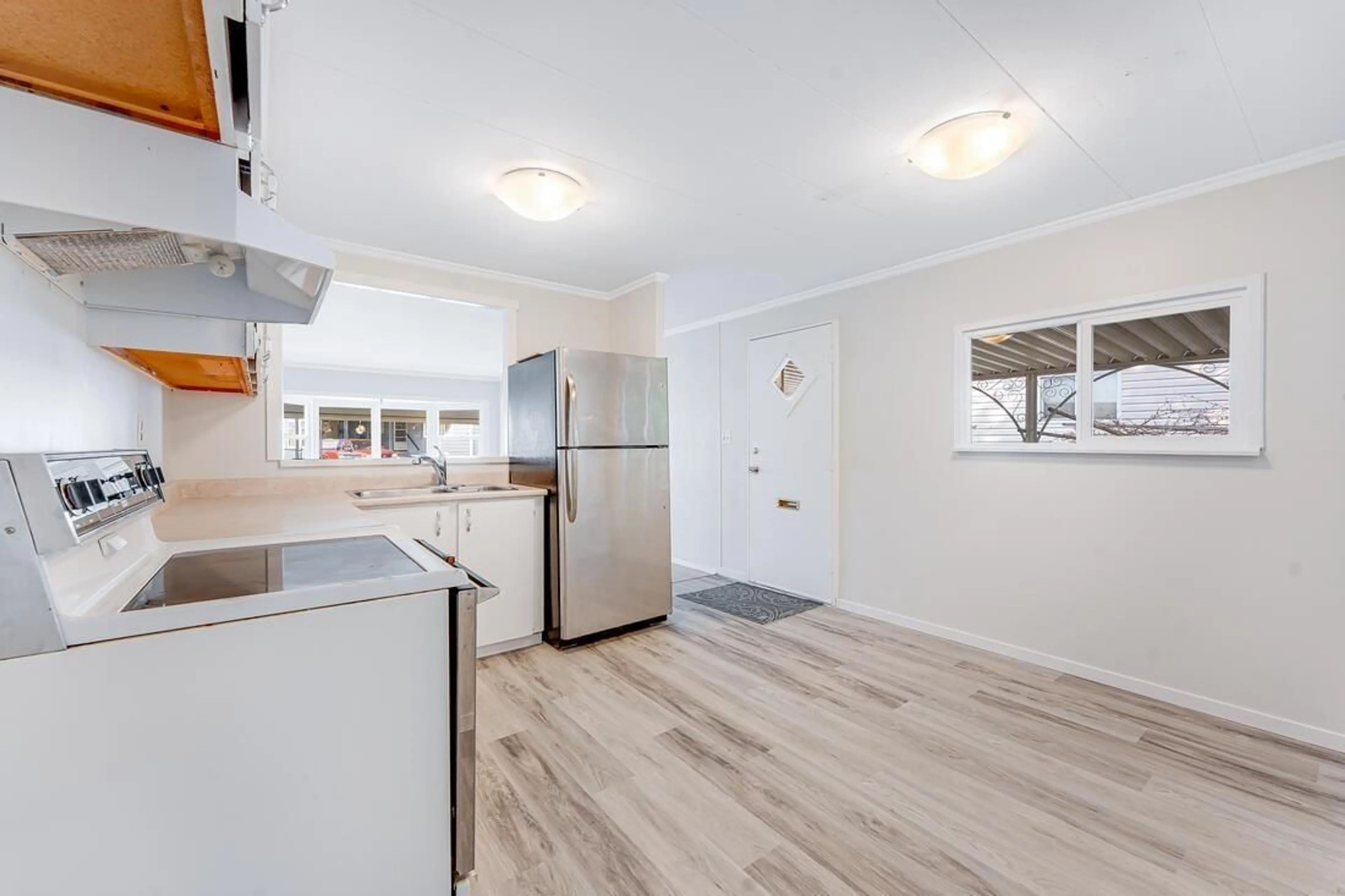 Standard kitchen, unknown for 125 - 1840 160, Surrey British Columbia V4A4X4