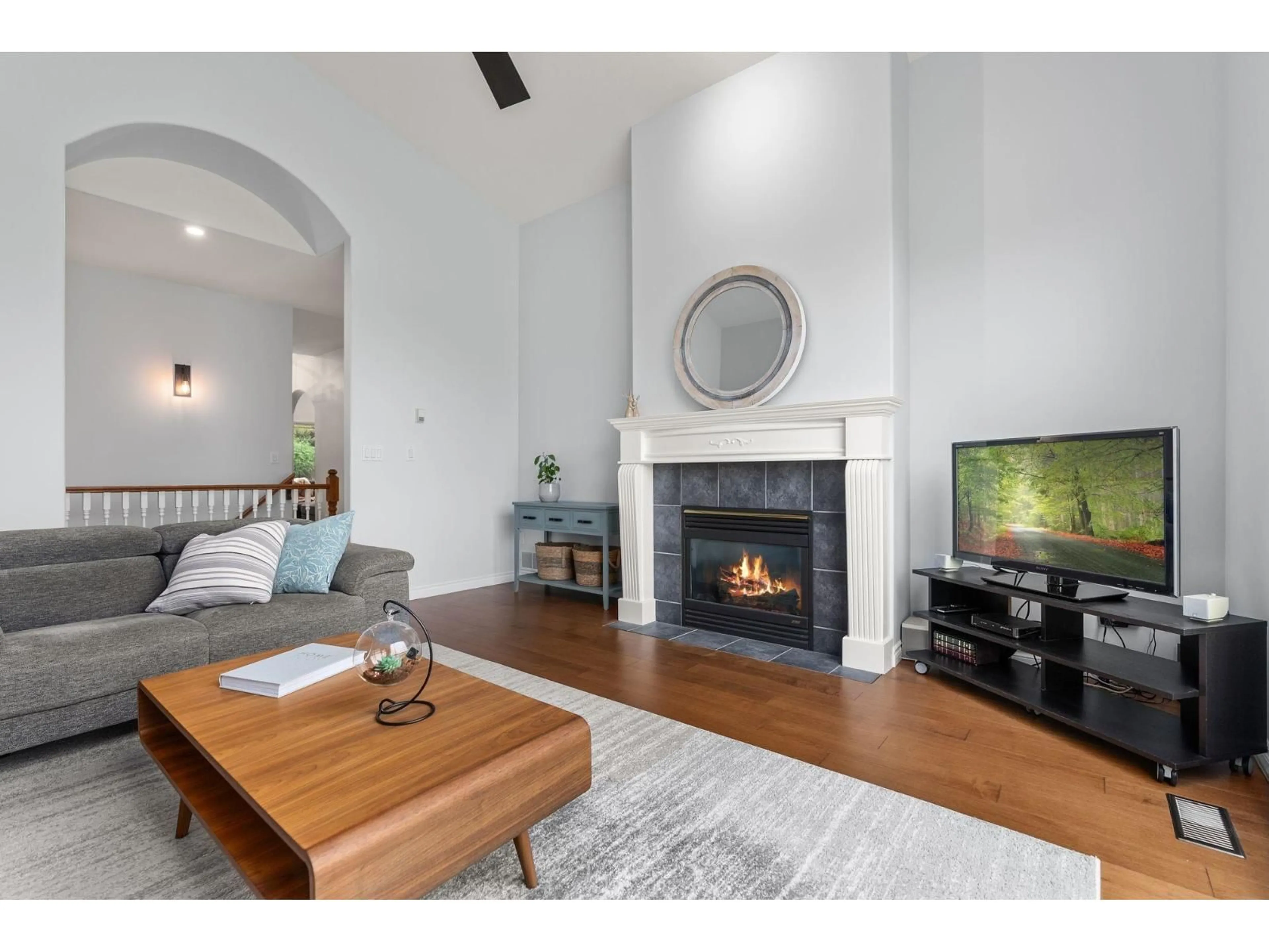 Living room with furniture, unknown for 12 - 47470 CHARTWELL DRIVE, Chilliwack British Columbia V2P8A2