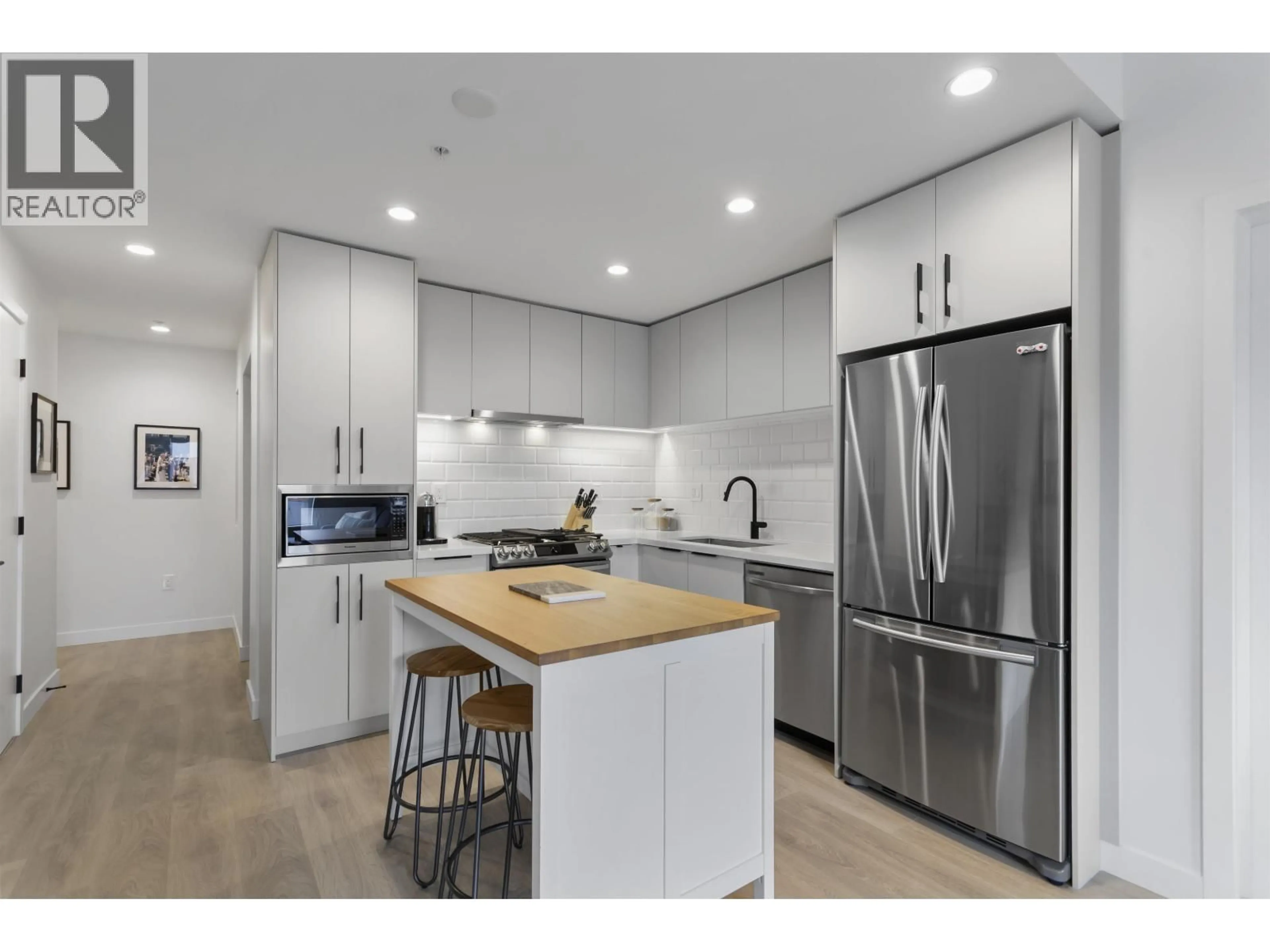 Open concept kitchen, unknown for 301 - 3018 ST GEORGE STREET, Port Moody British Columbia V3H0L4