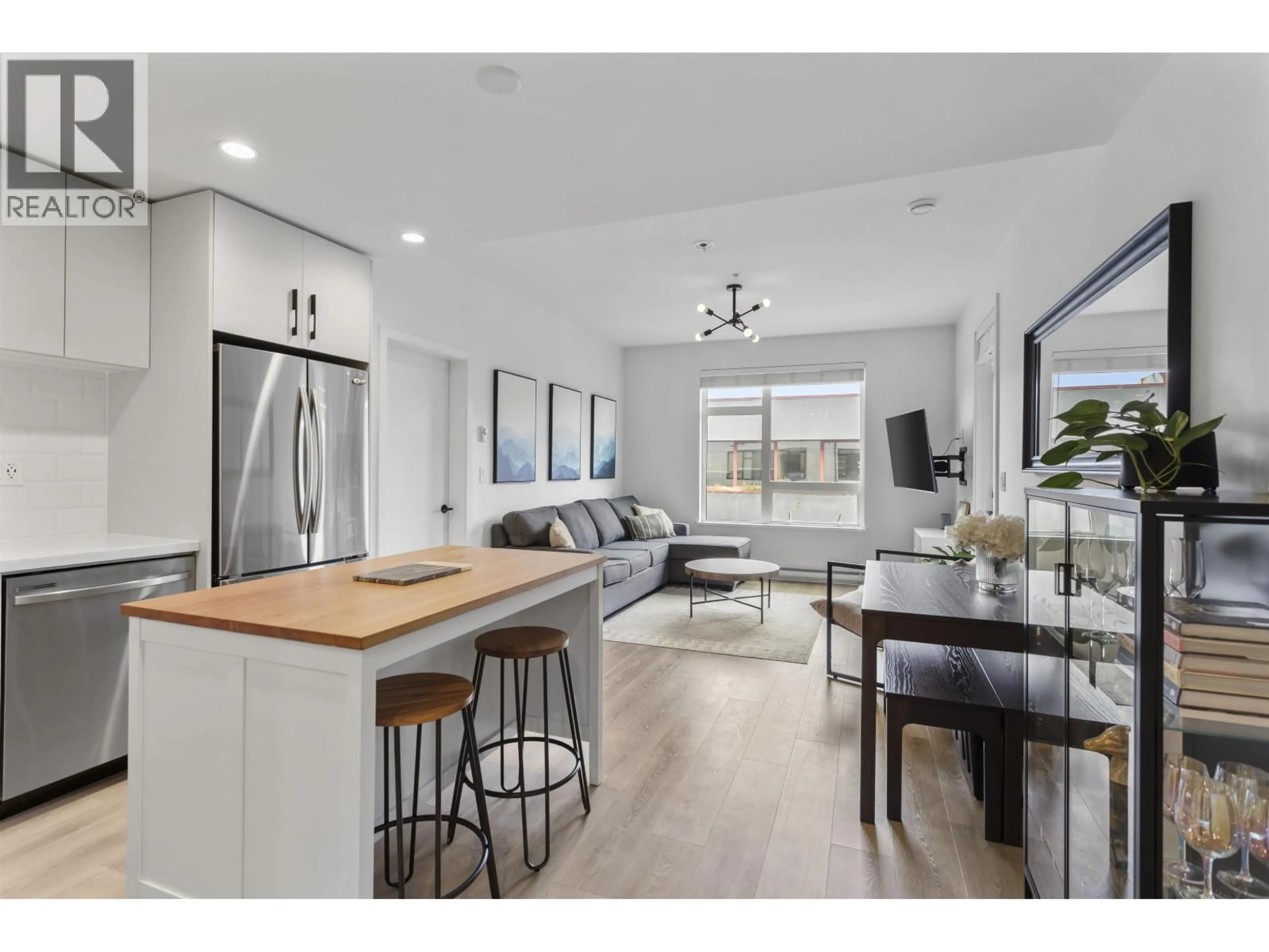 Open concept kitchen, unknown for 301 - 3018 ST GEORGE STREET, Port Moody British Columbia V3H0L4