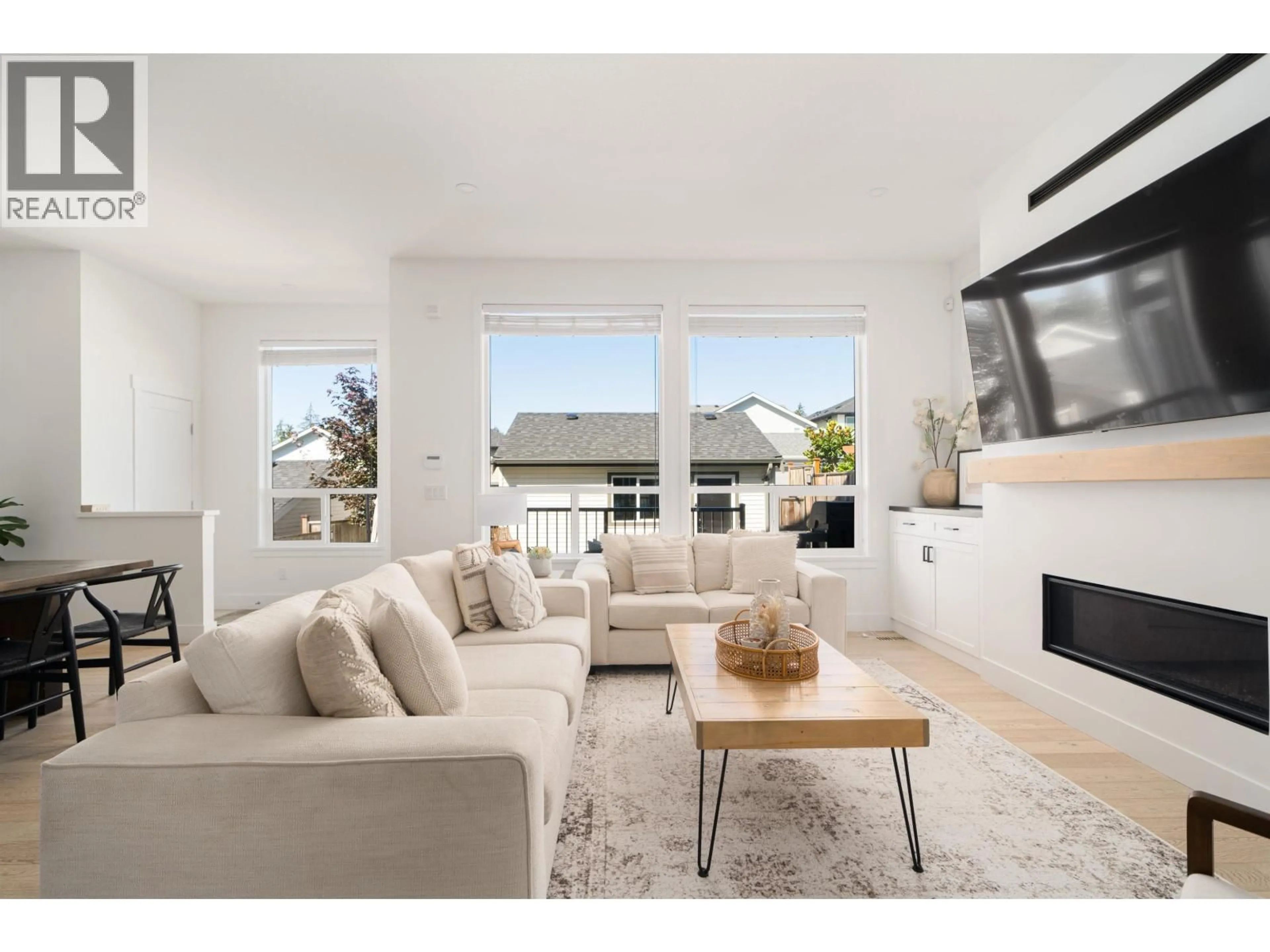 Living room with furniture, unknown for 1246 MOUNCE DRIVE, Coquitlam British Columbia V3B2W7