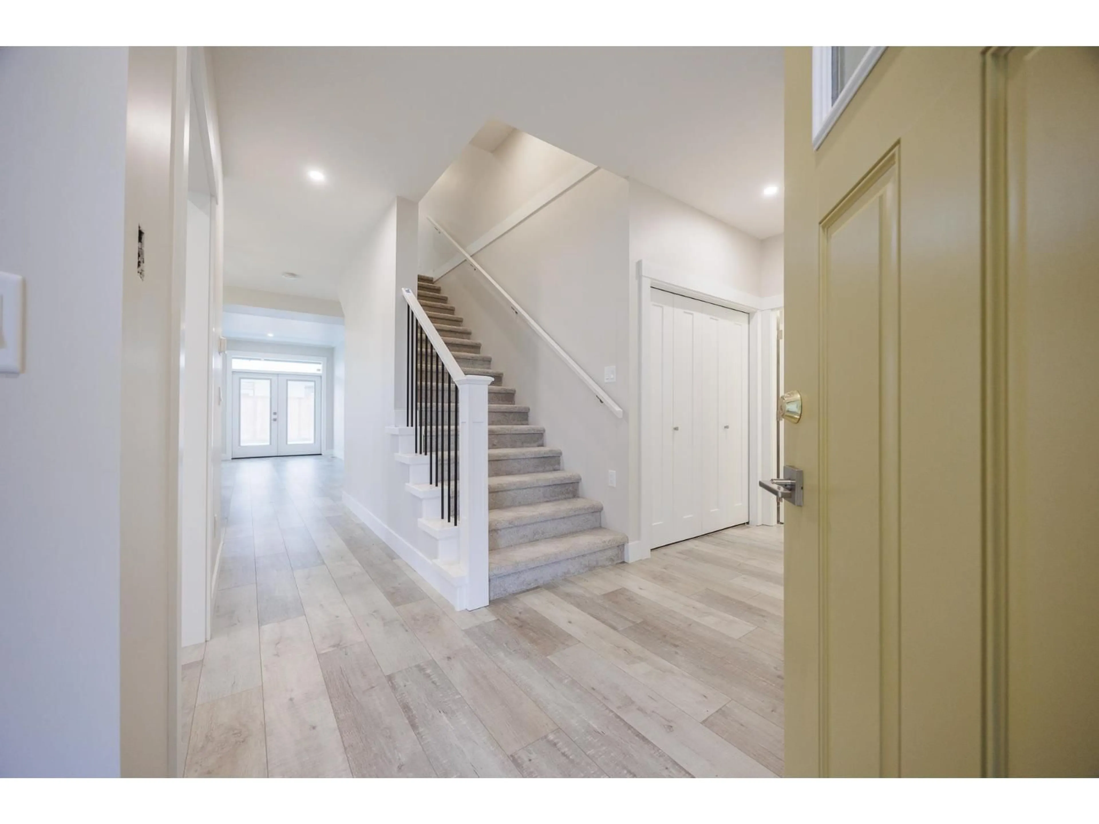 Unknown for 103 - 6211 CHILLIWACK RIVER ROAD, Chilliwack British Columbia V2R6A7