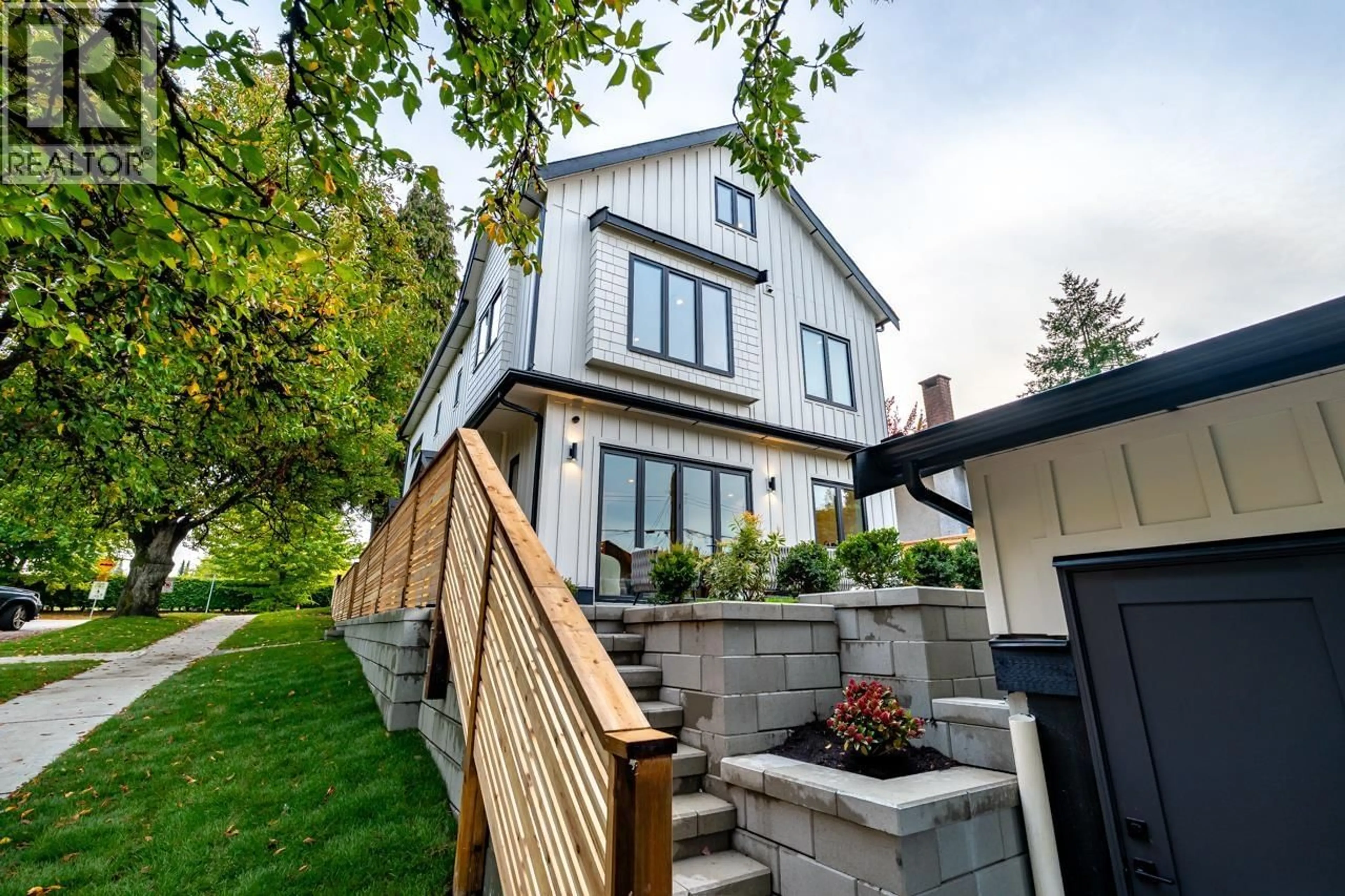 Home with brick exterior material, unknown for 4675 ST. GEORGE STREET, Vancouver British Columbia V5V4A8