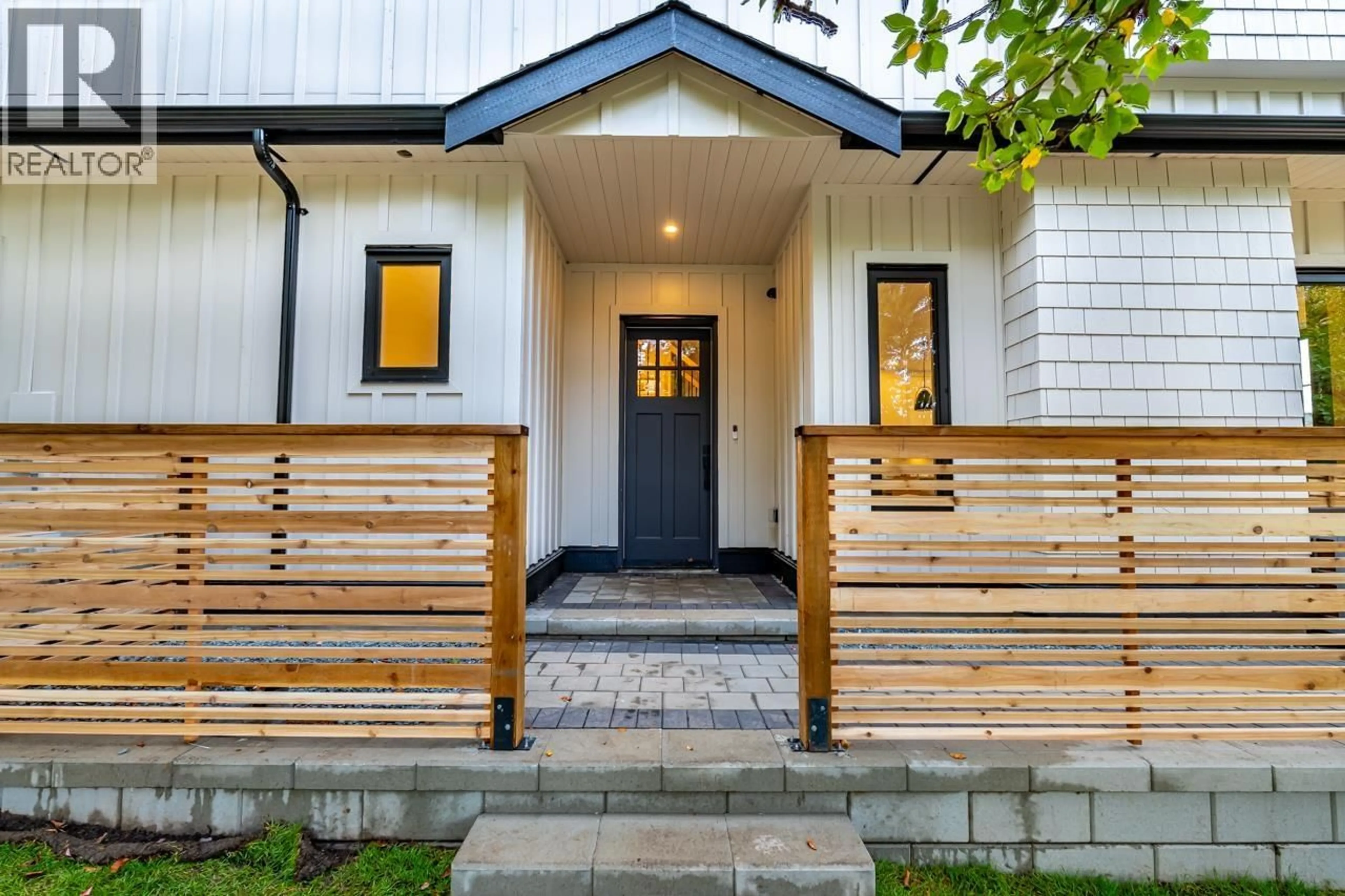 Indoor entryway for 4675 ST. GEORGE STREET, Vancouver British Columbia V5V4A8