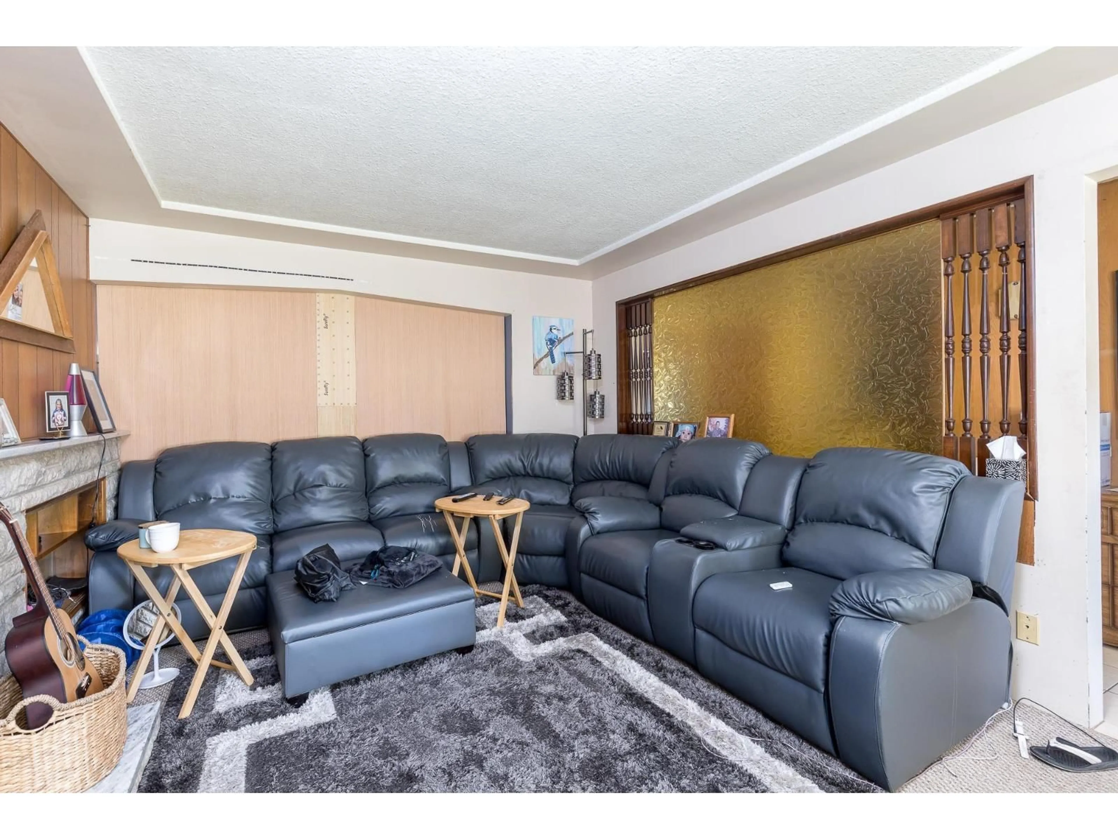 Living room with furniture, unknown for 13759 111, Surrey British Columbia V3R2C1