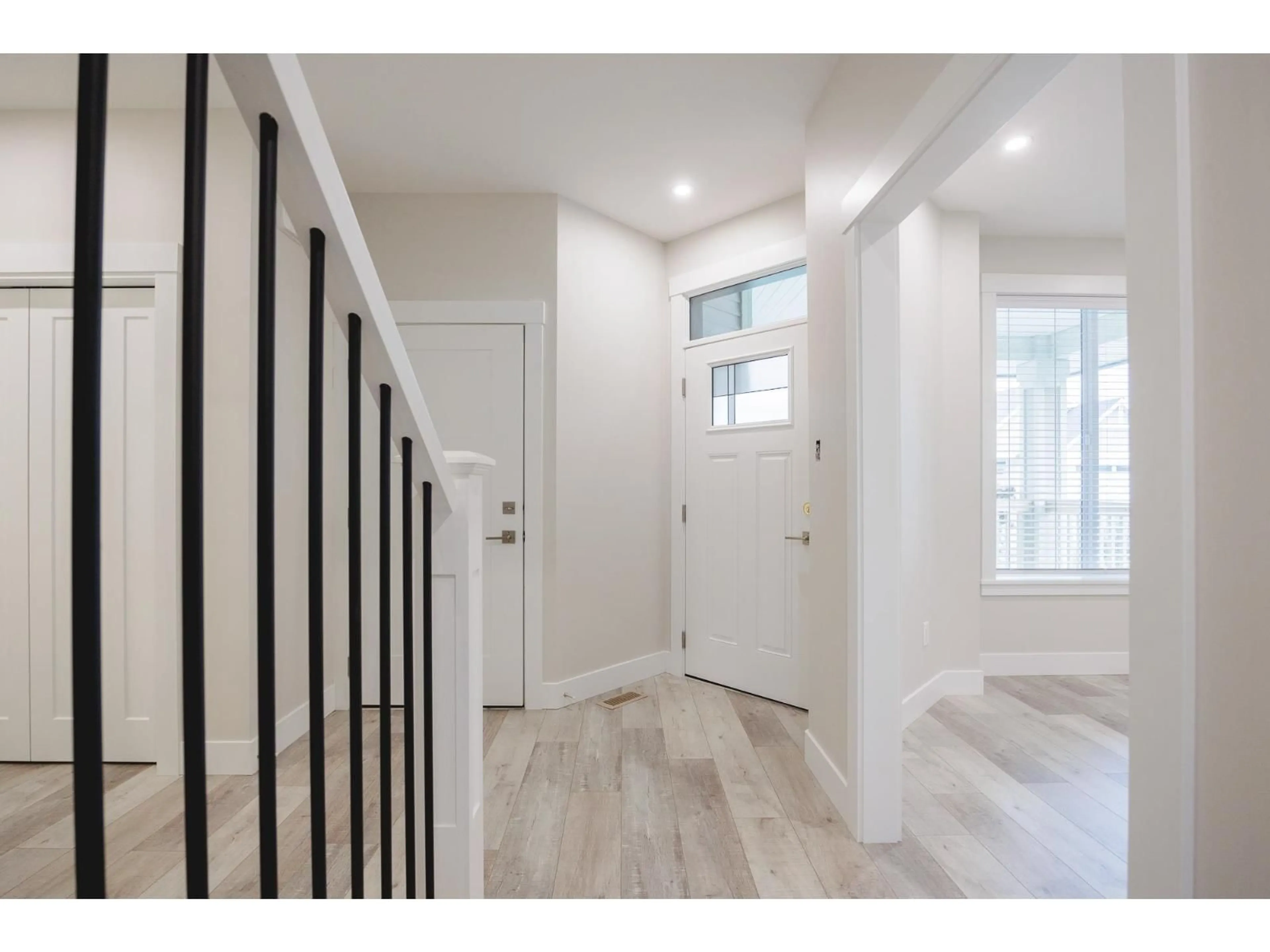 Indoor entryway for 67 - 6211 CHILLIWACK RIVER ROAD, Chilliwack British Columbia V2R6A7