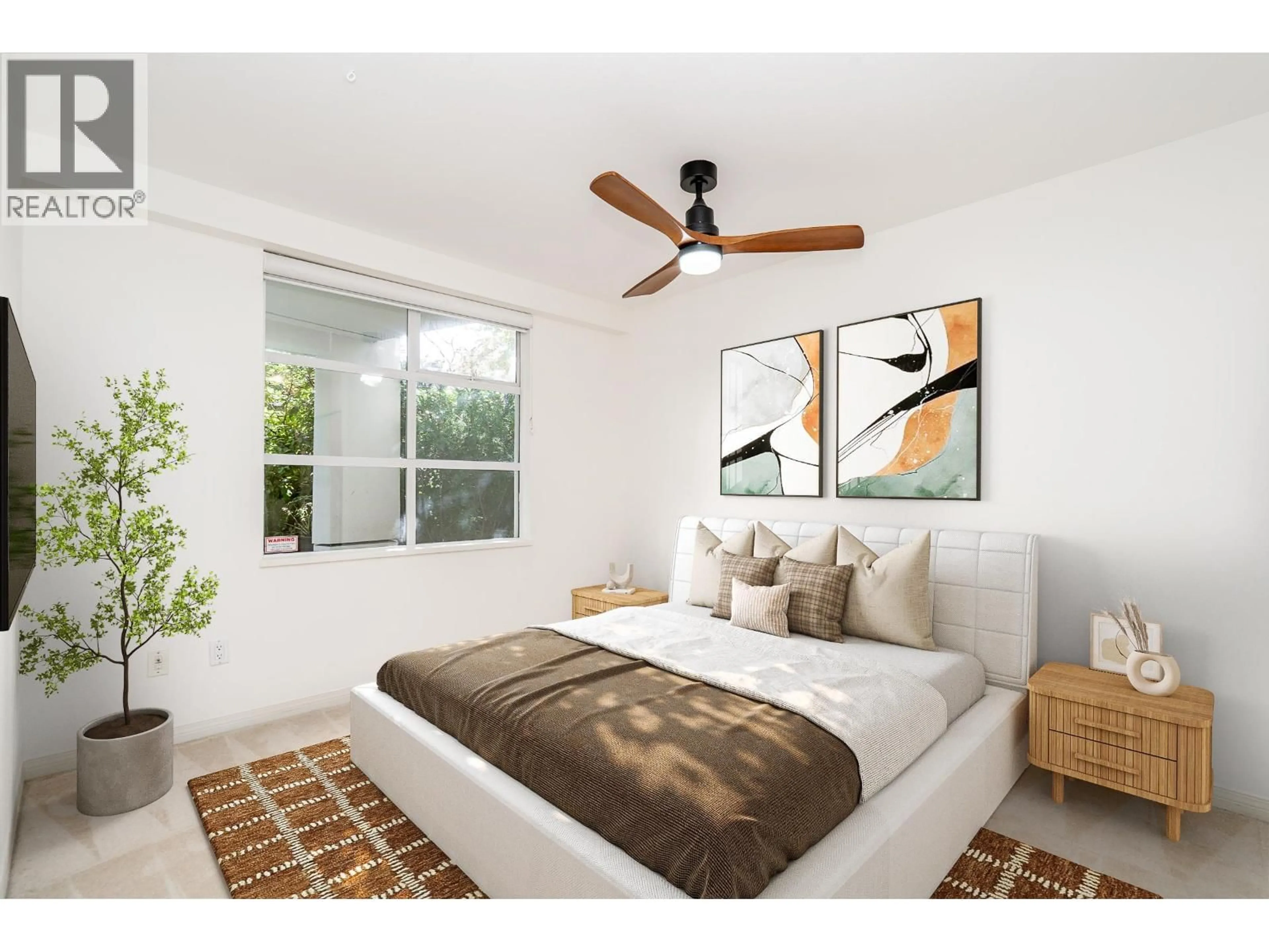 Bedroom with bed, unknown for 106 - 2575 4TH AVENUE, Vancouver British Columbia V6K1P5