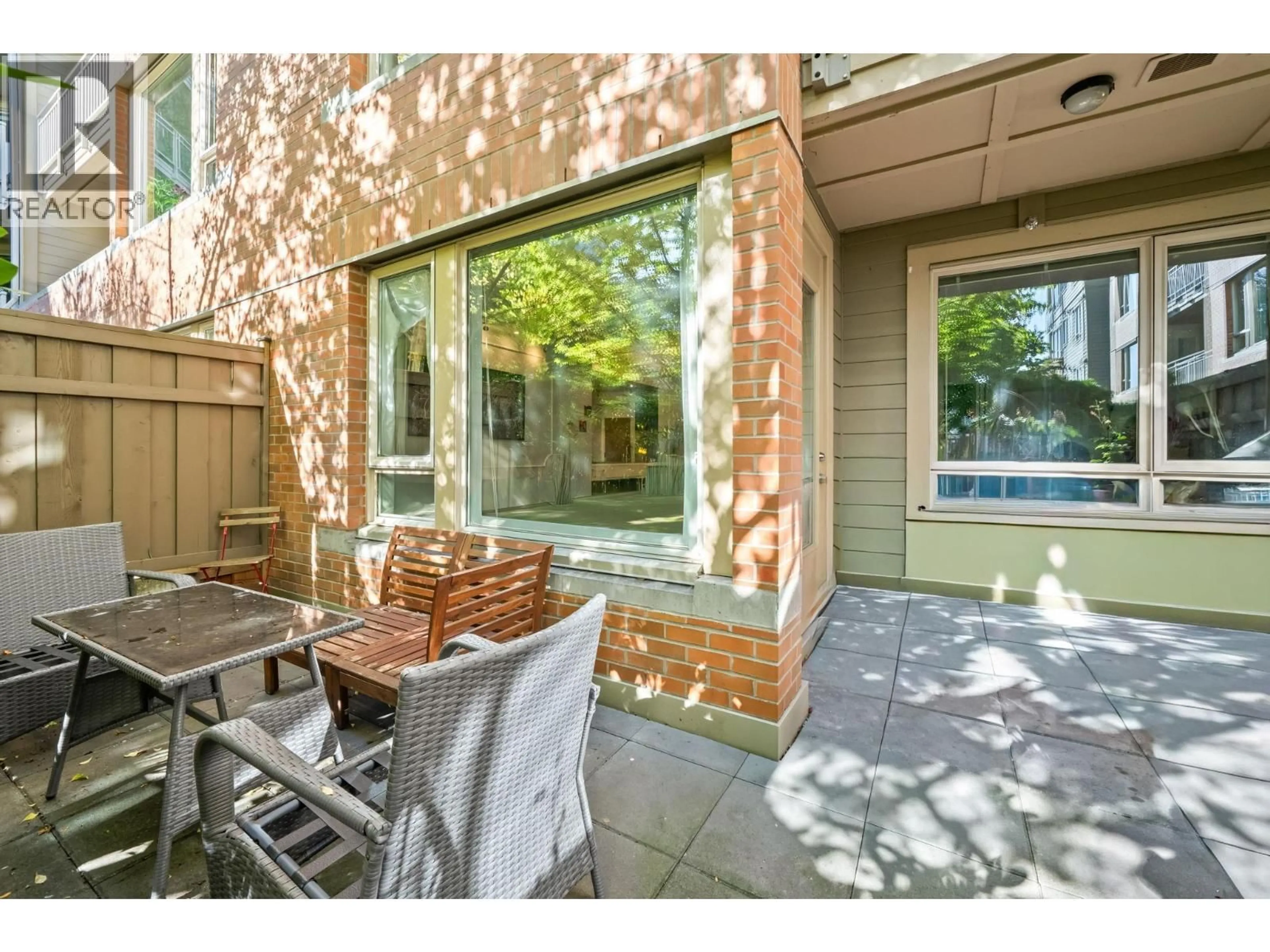 Patio, street for 127 - 119 22ND STREET, North Vancouver British Columbia V7M0B4