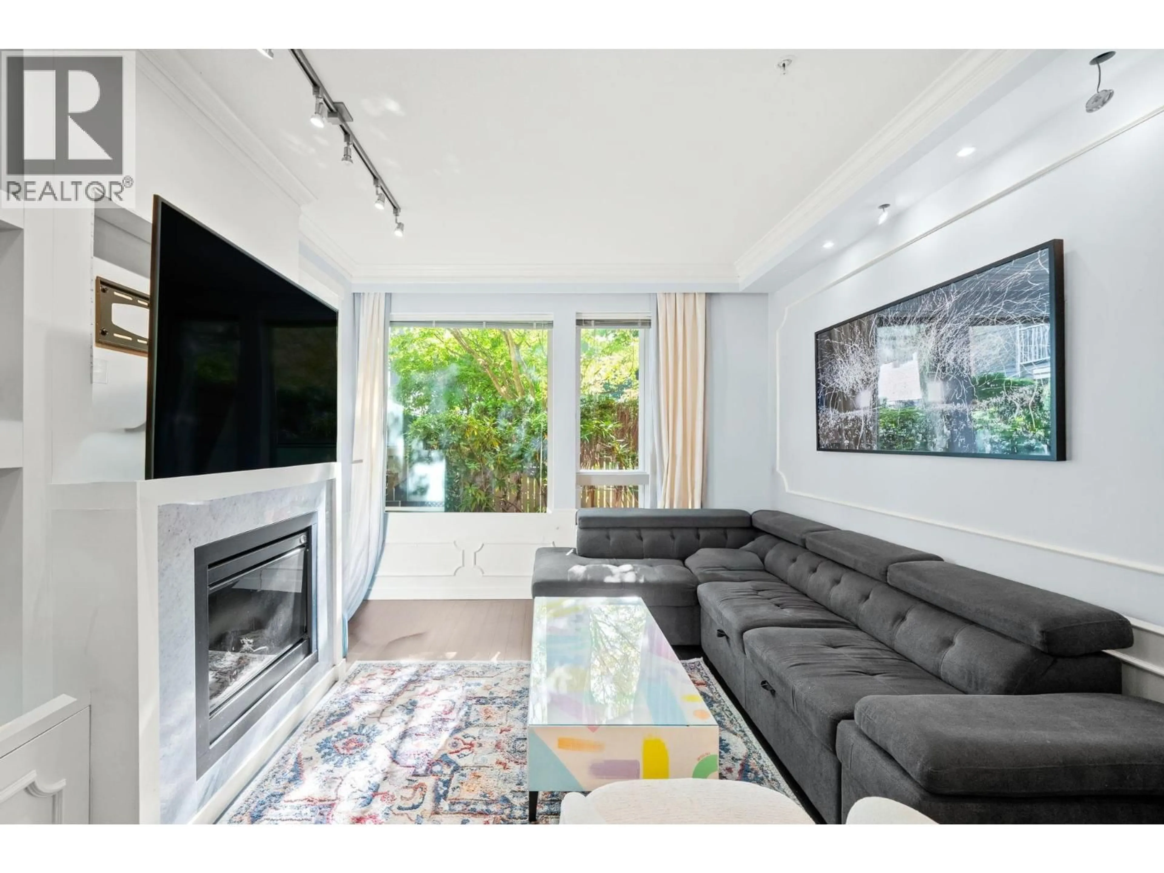 Home theater for 127 - 119 22ND STREET, North Vancouver British Columbia V7M0B4