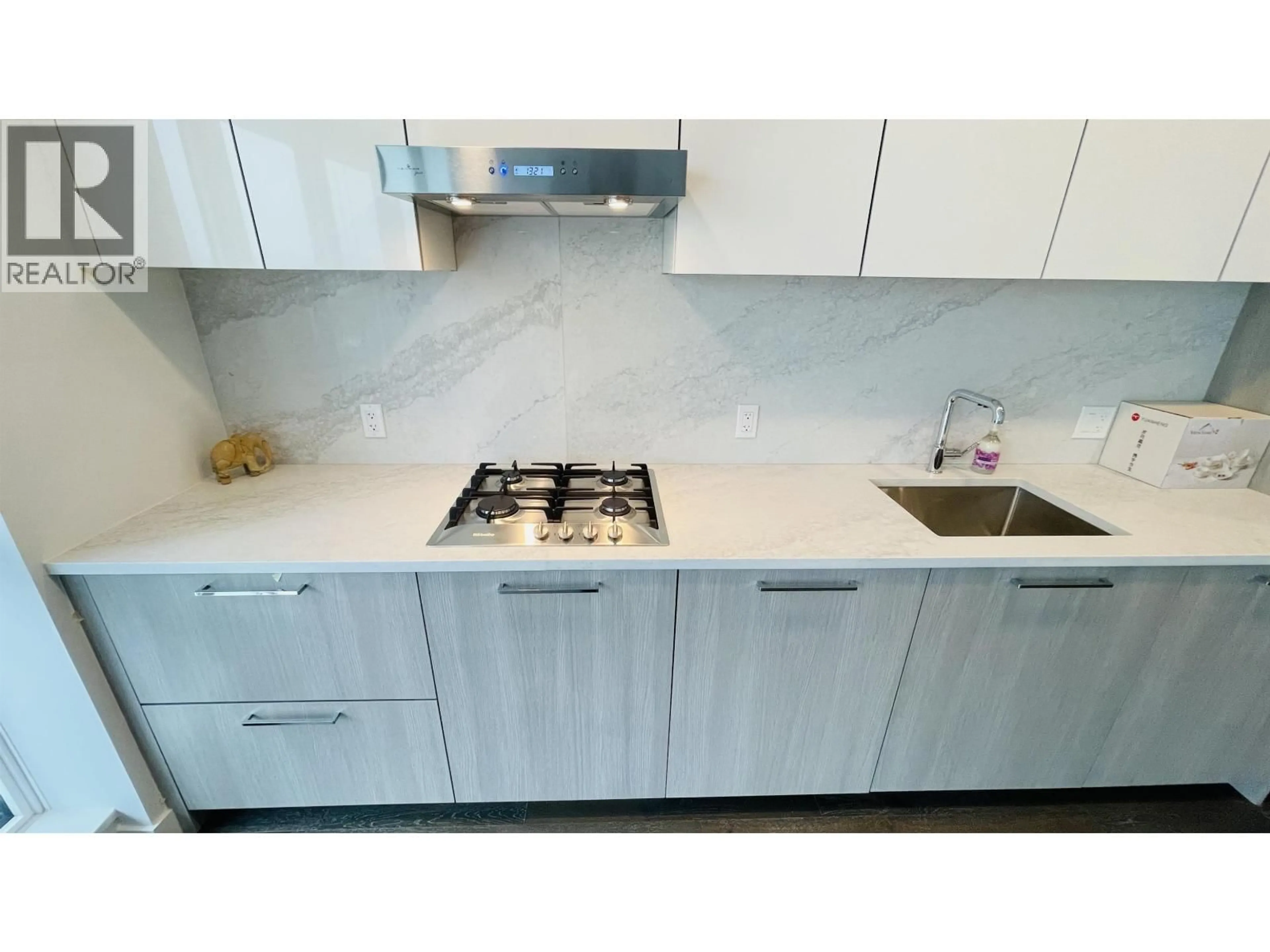 Standard kitchen, ceramic/tile floor for 1002 - 3200 CORVETTE WAY, Richmond British Columbia V6X0E3