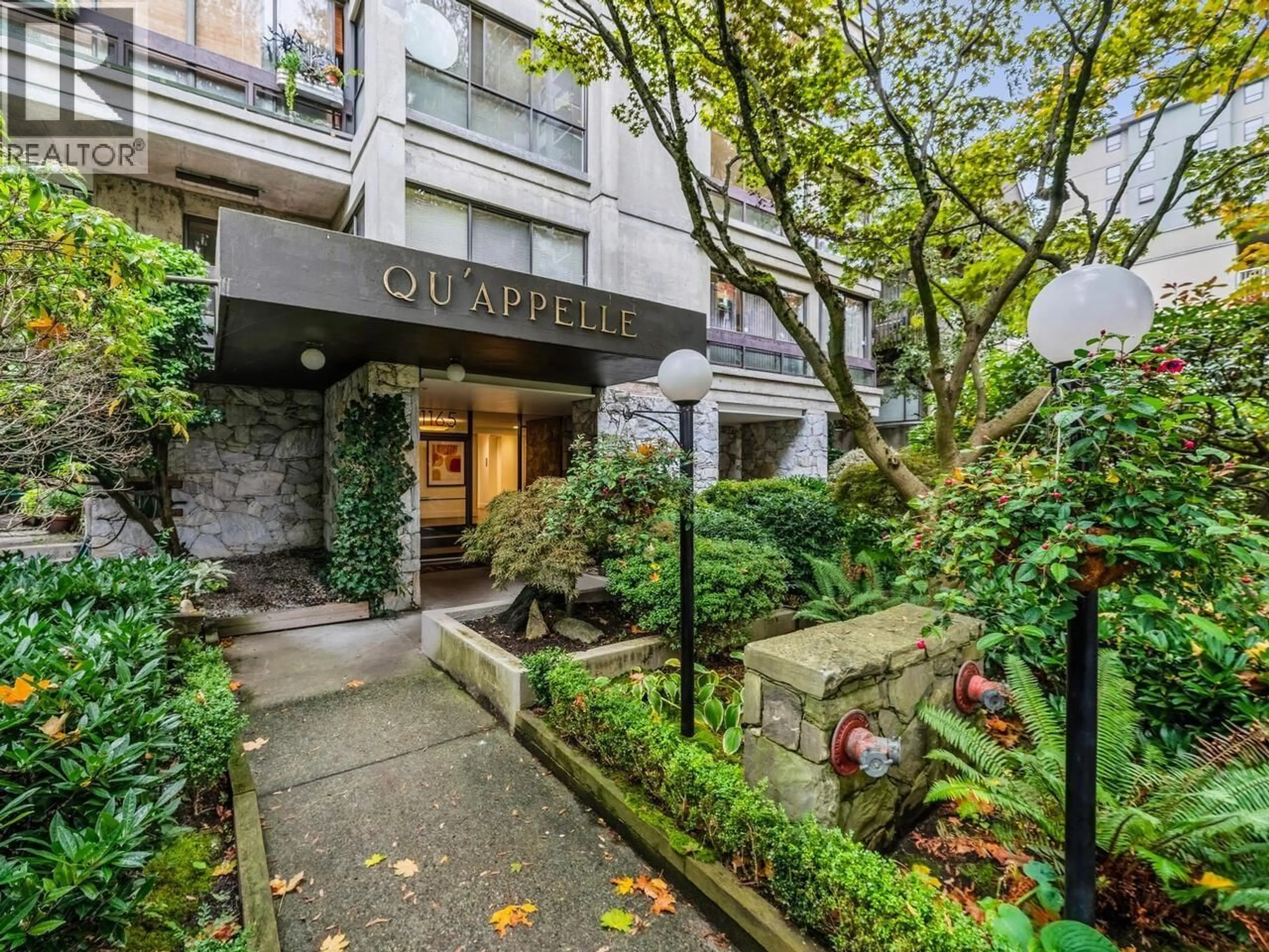 Indoor foyer for 202 - 1165 BURNABY STREET, Vancouver British Columbia V6E1P3