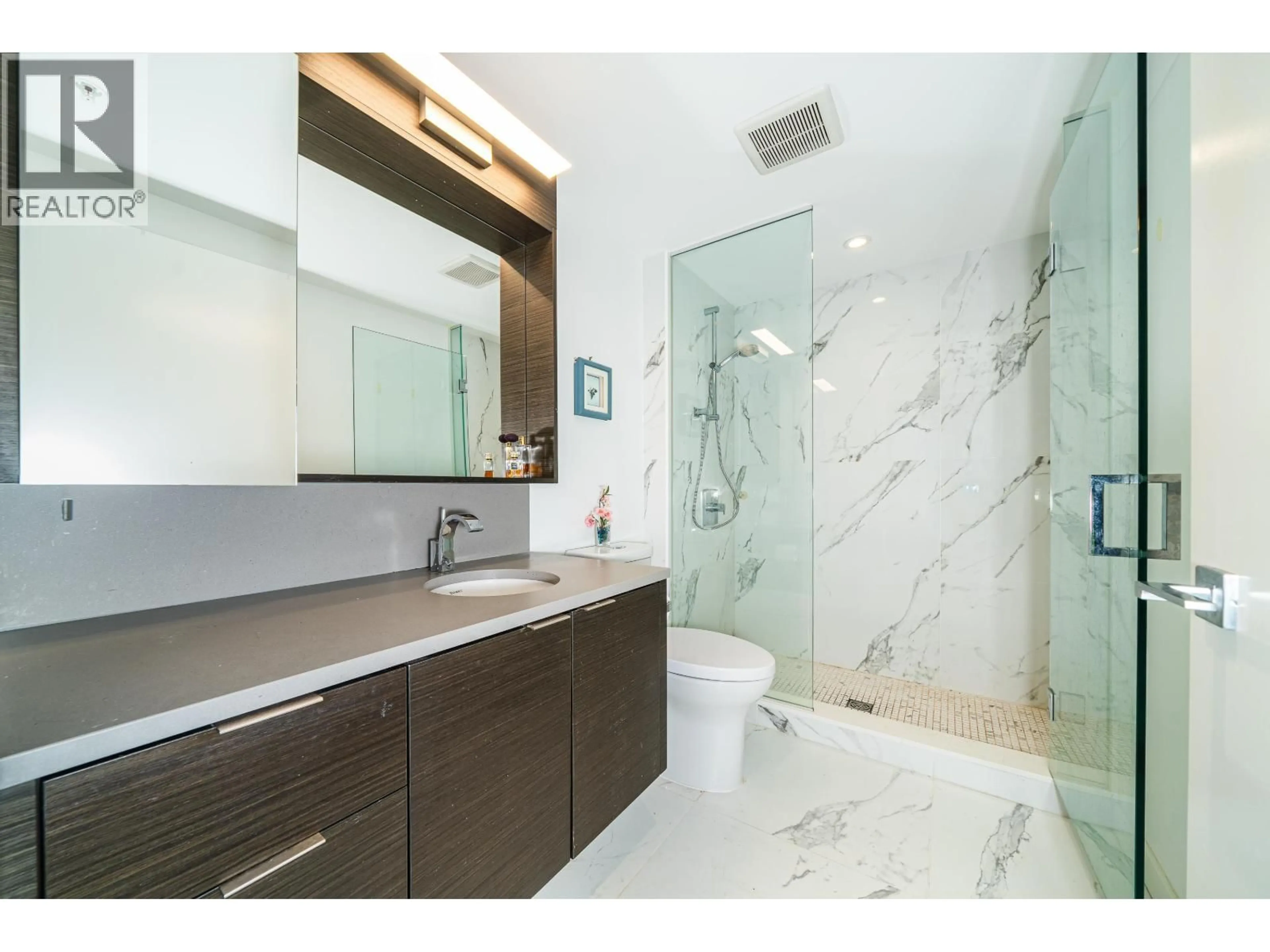 Contemporary bathroom, ceramic/tile floor for 404 - 1688 PULLMAN PORTER STREET, Vancouver British Columbia V6A0H4