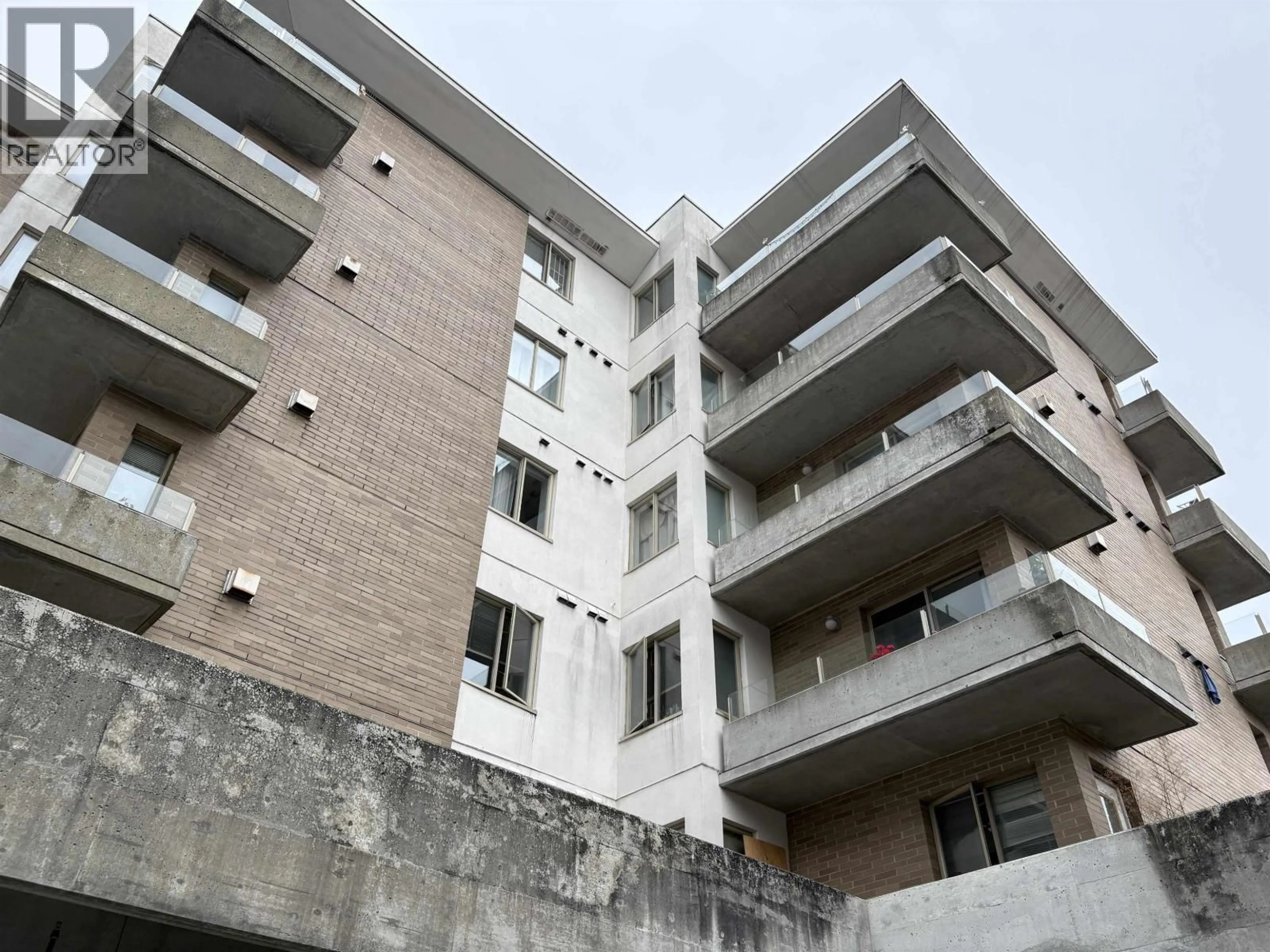 Balcony in the apartment, building for 204 - 137 17TH STREET, North Vancouver British Columbia V7M1V5