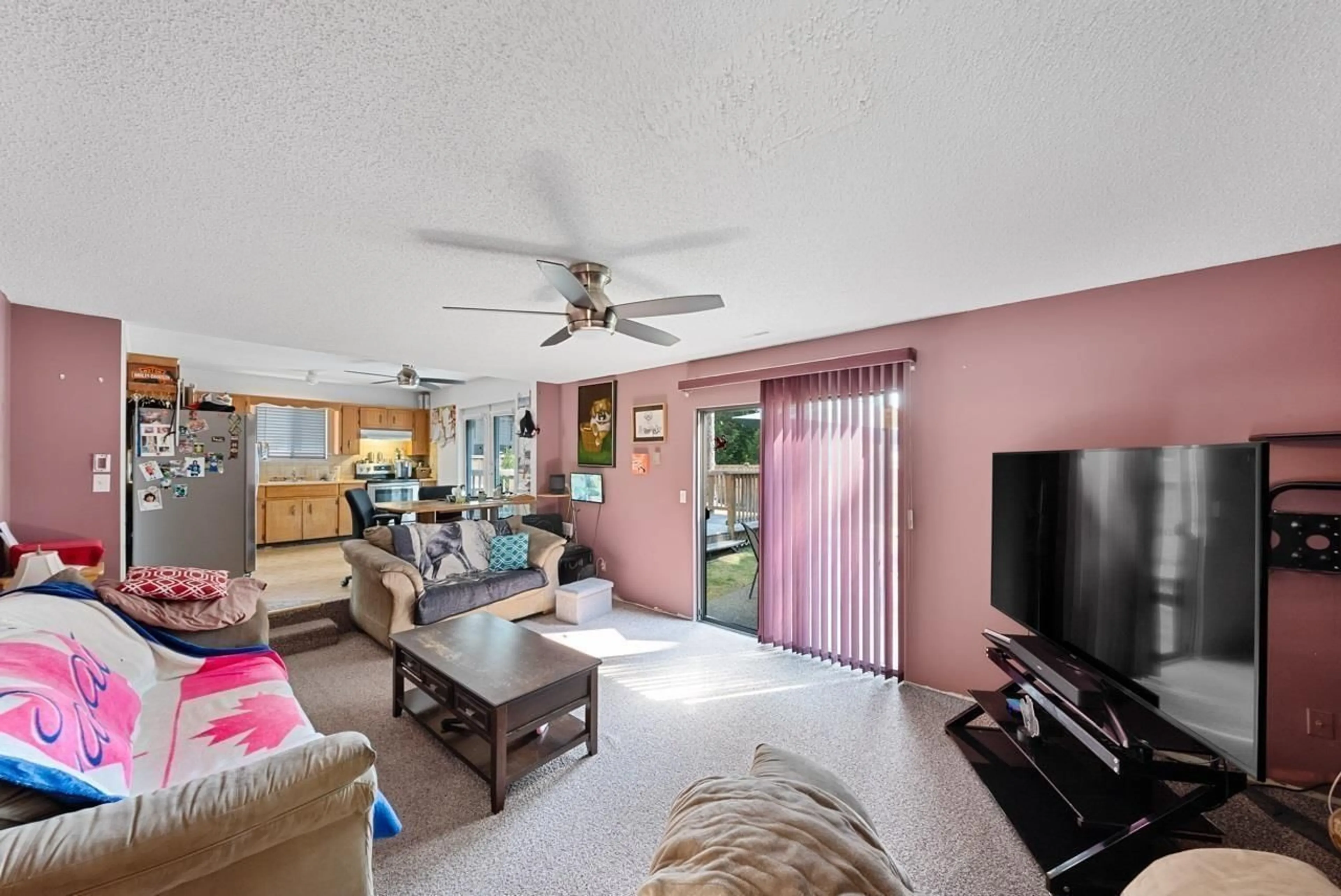 Living room with furniture, unknown for 9742 149, Surrey British Columbia V3R8C6