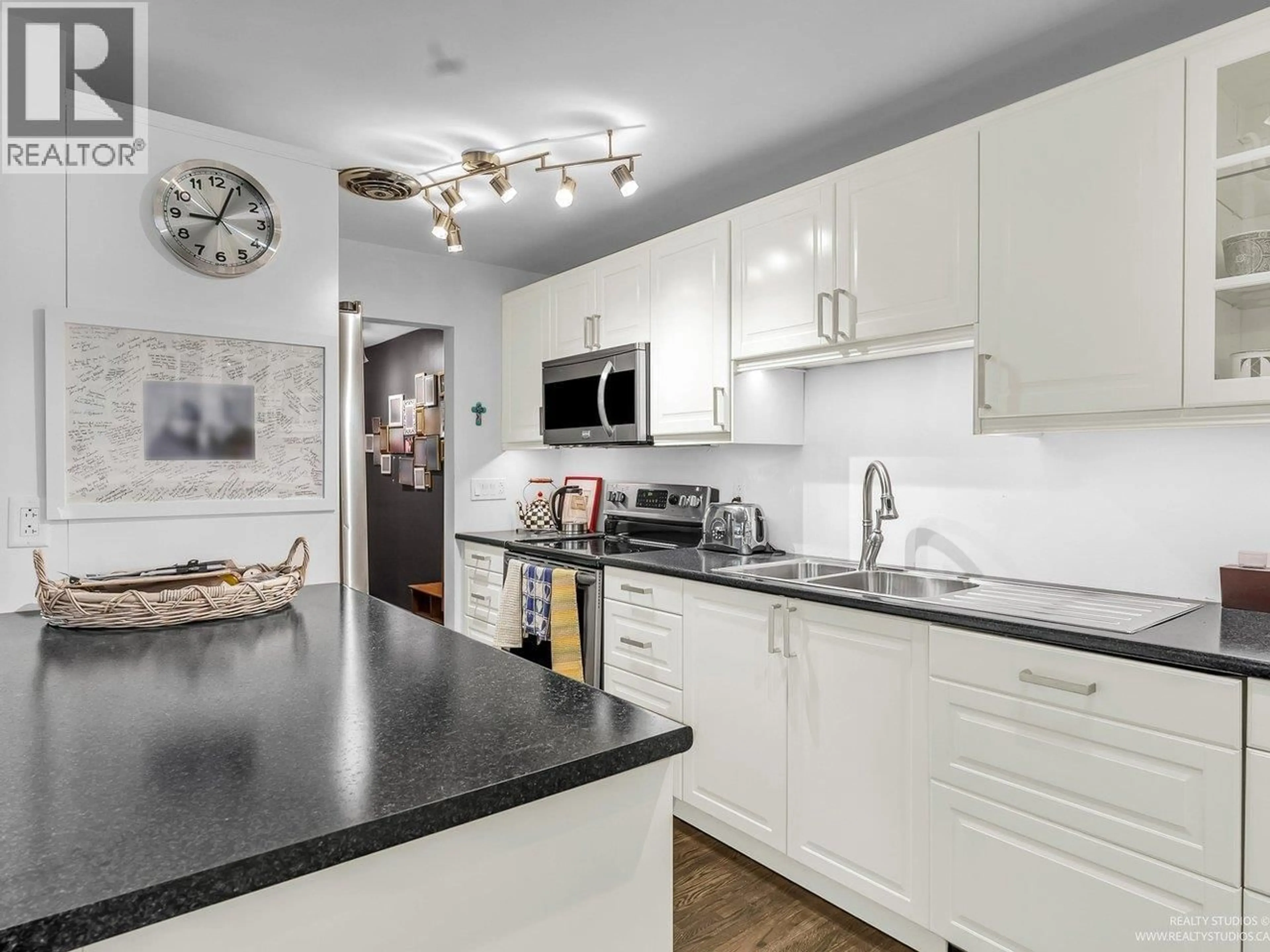 Open concept kitchen, unknown for 3 - 2146 43RD AVENUE, Vancouver British Columbia V6M2E1