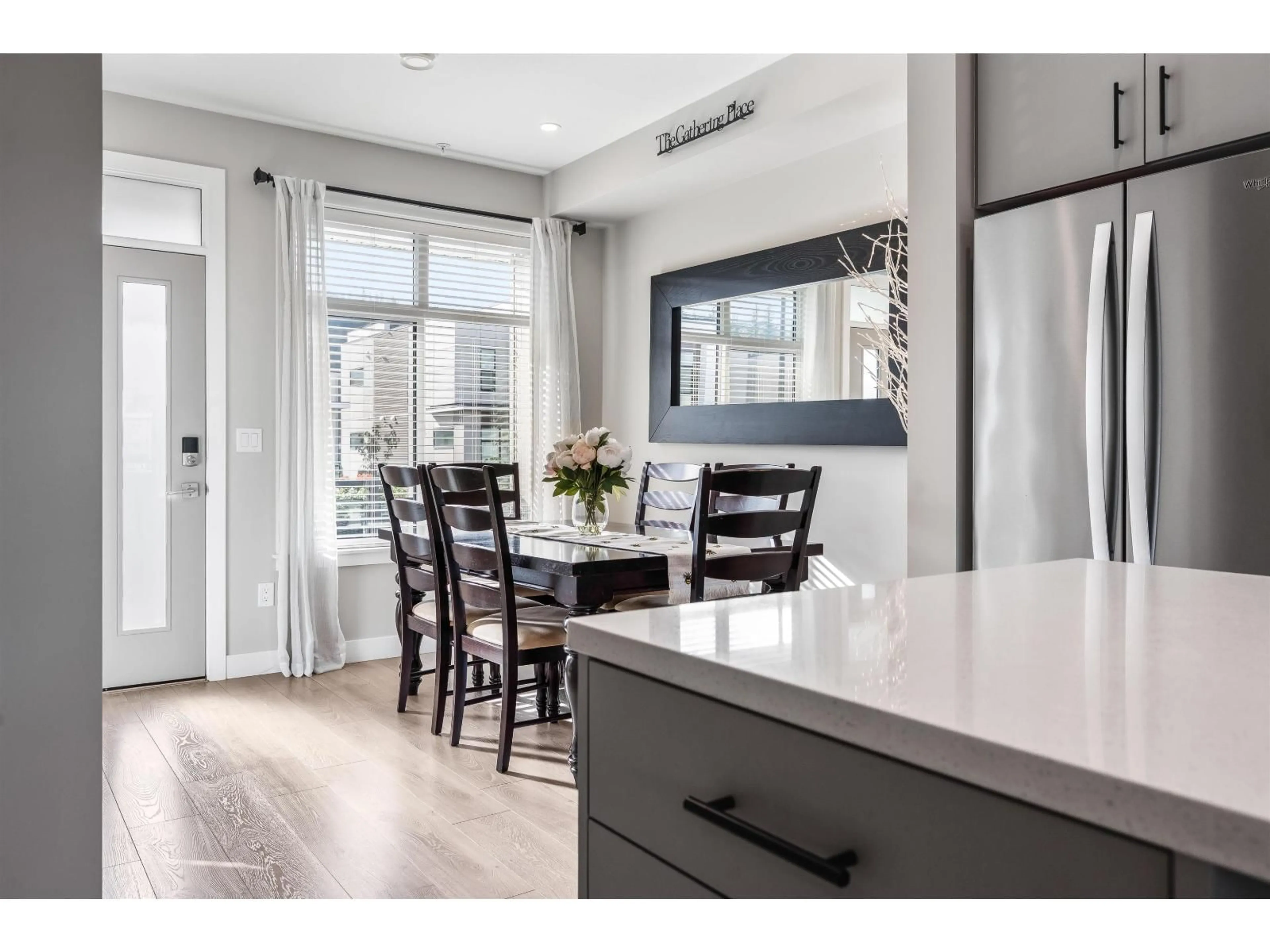 Open concept kitchen, wood/laminate floor for 118 - 46150 THOMAS ROAD, Chilliwack British Columbia V2R6B3