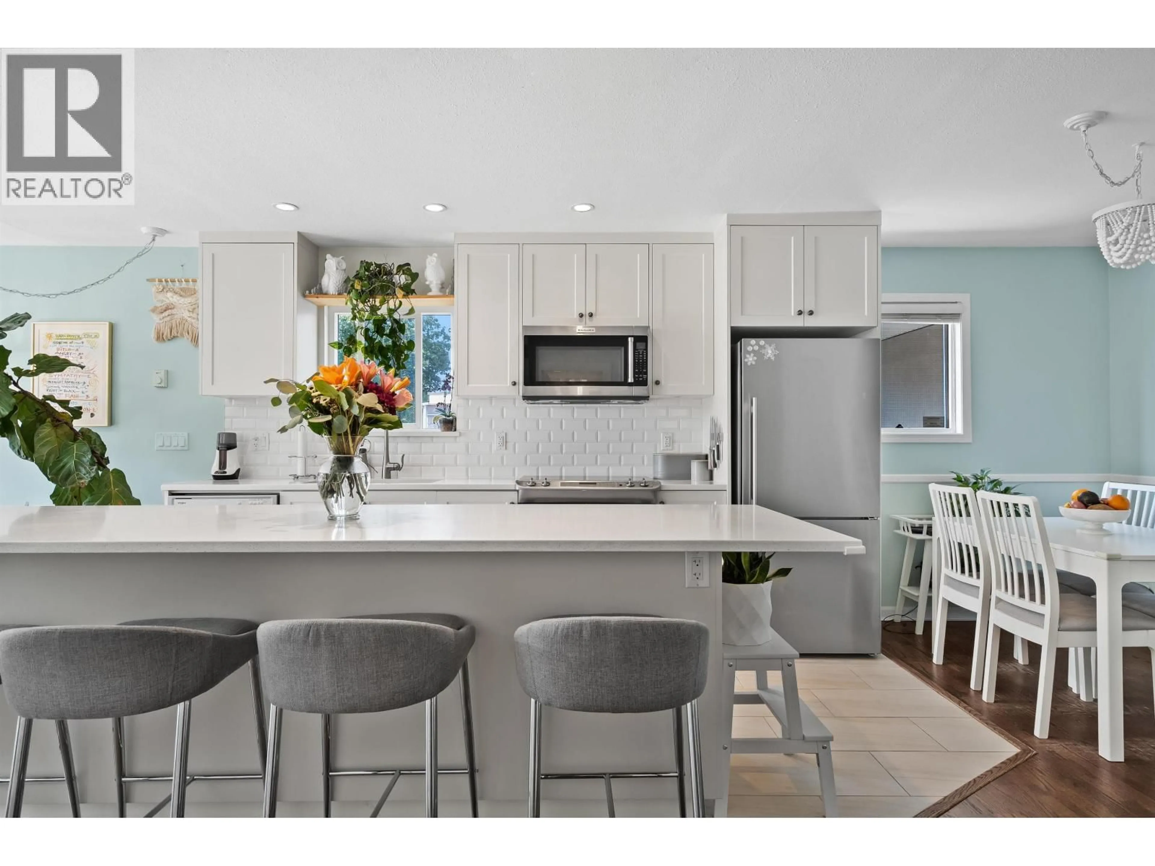 Open concept kitchen, ceramic/tile floor for 305 - 2110 CORNWALL AVENUE, Vancouver British Columbia V6K1B4