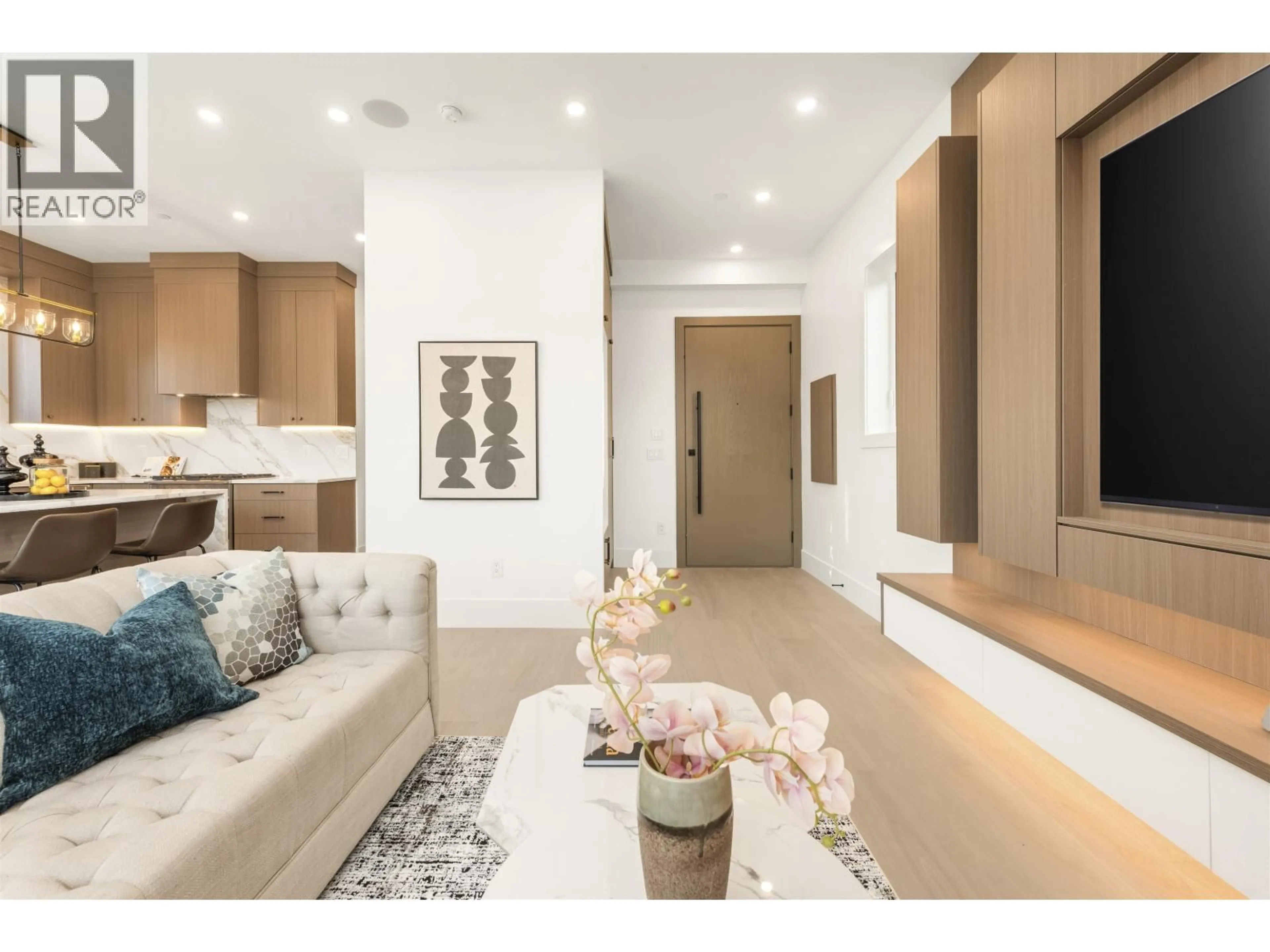 Unknown for 2 - 847 10TH AVENUE, Vancouver British Columbia V5T2A9
