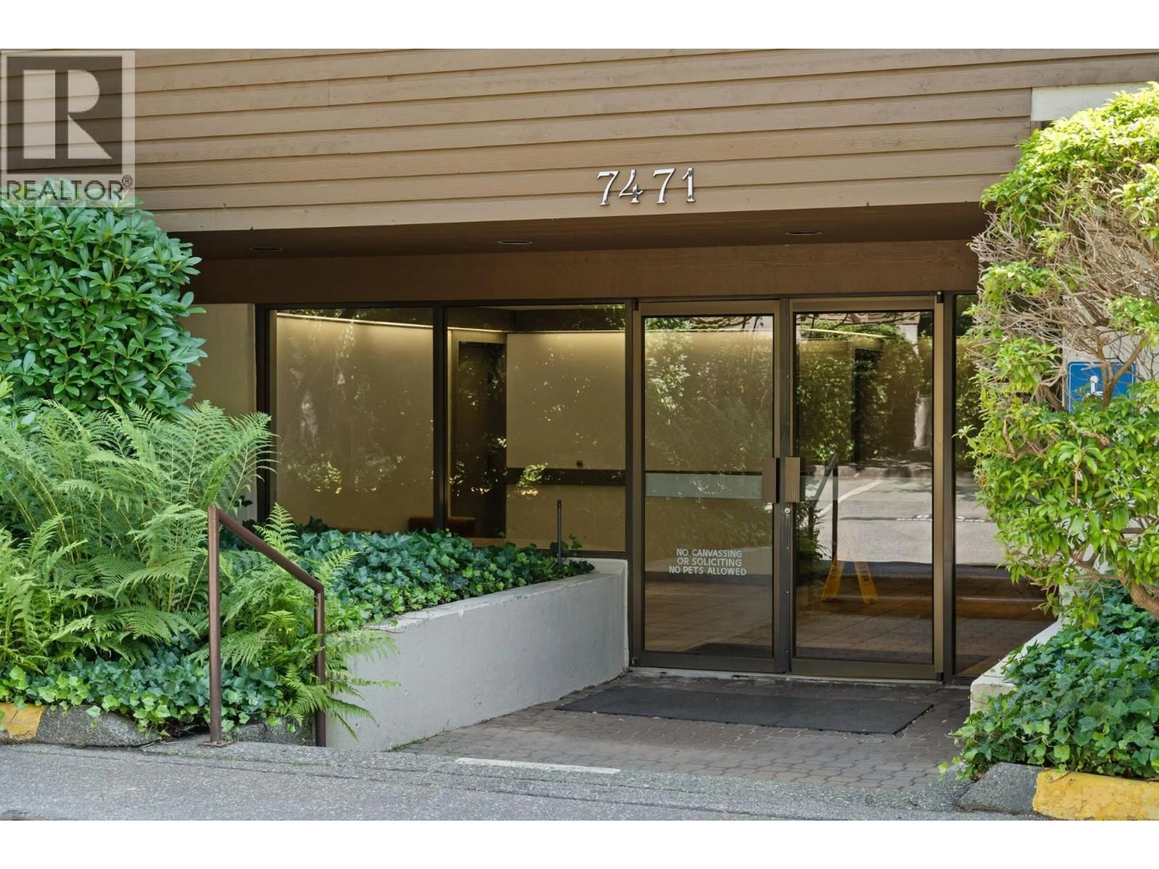 Indoor foyer for 249 - 7471 MINORU BOULEVARD, Richmond British Columbia V6Y1Z3