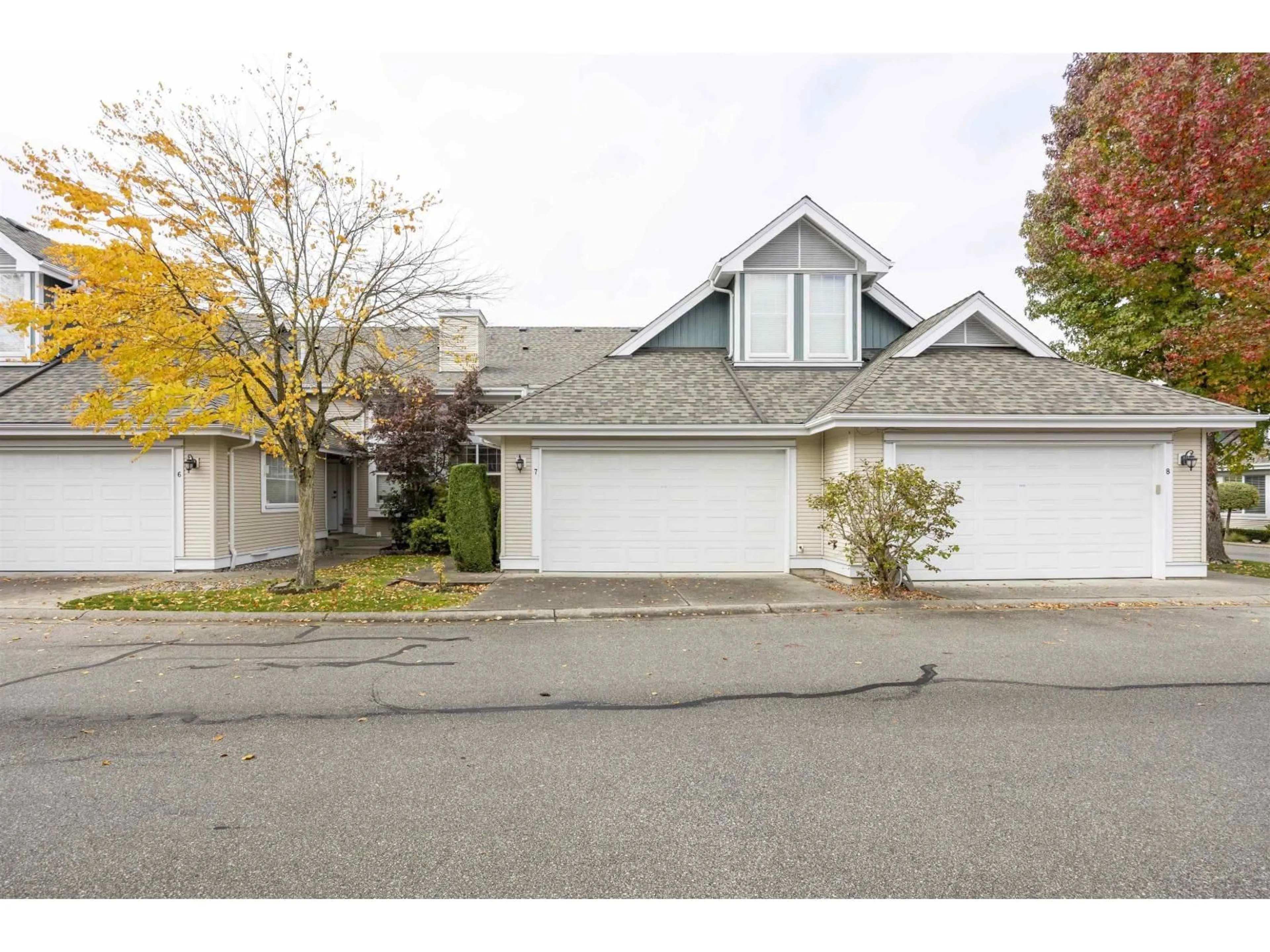A pic from outside/outdoor area/front of a property/back of a property/a pic from drone, street for 7 - 16995 64, Surrey British Columbia V3S0V9