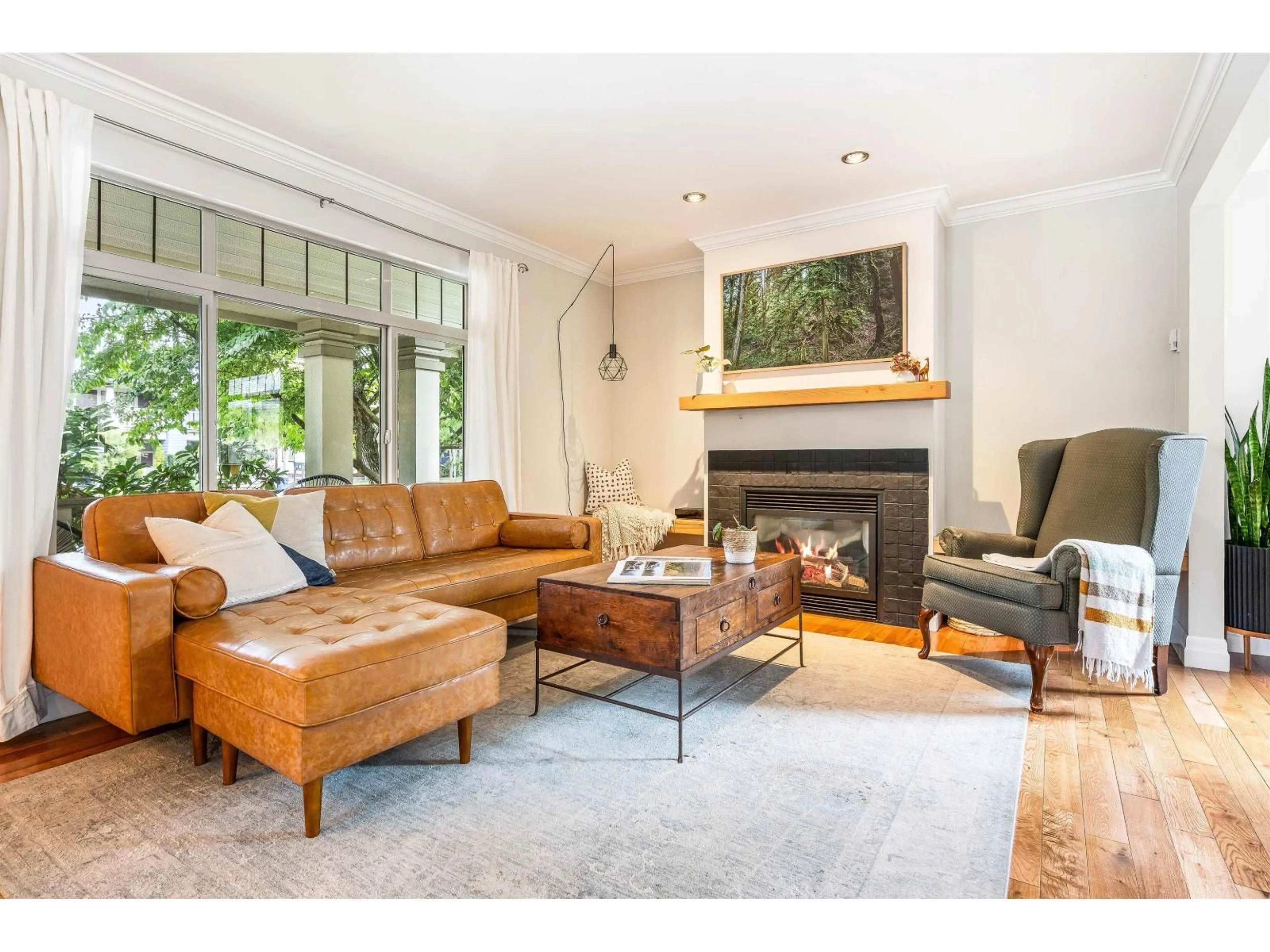 Living room with furniture, unknown for 5909 COWICHAN STREET, Chilliwack British Columbia V2R0G8