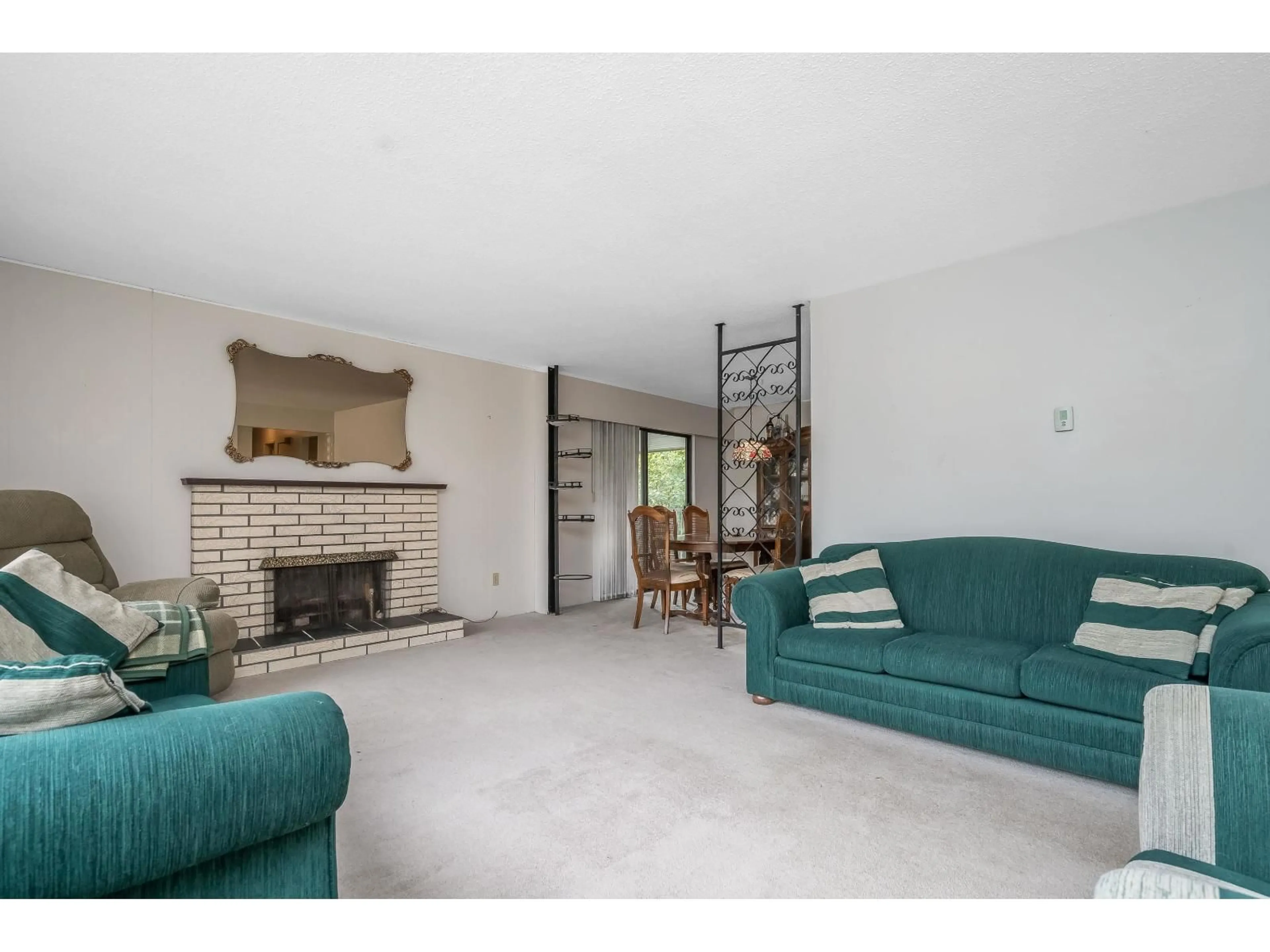 Living room with furniture, unknown for 11766 KERR, Delta British Columbia V4C1K1