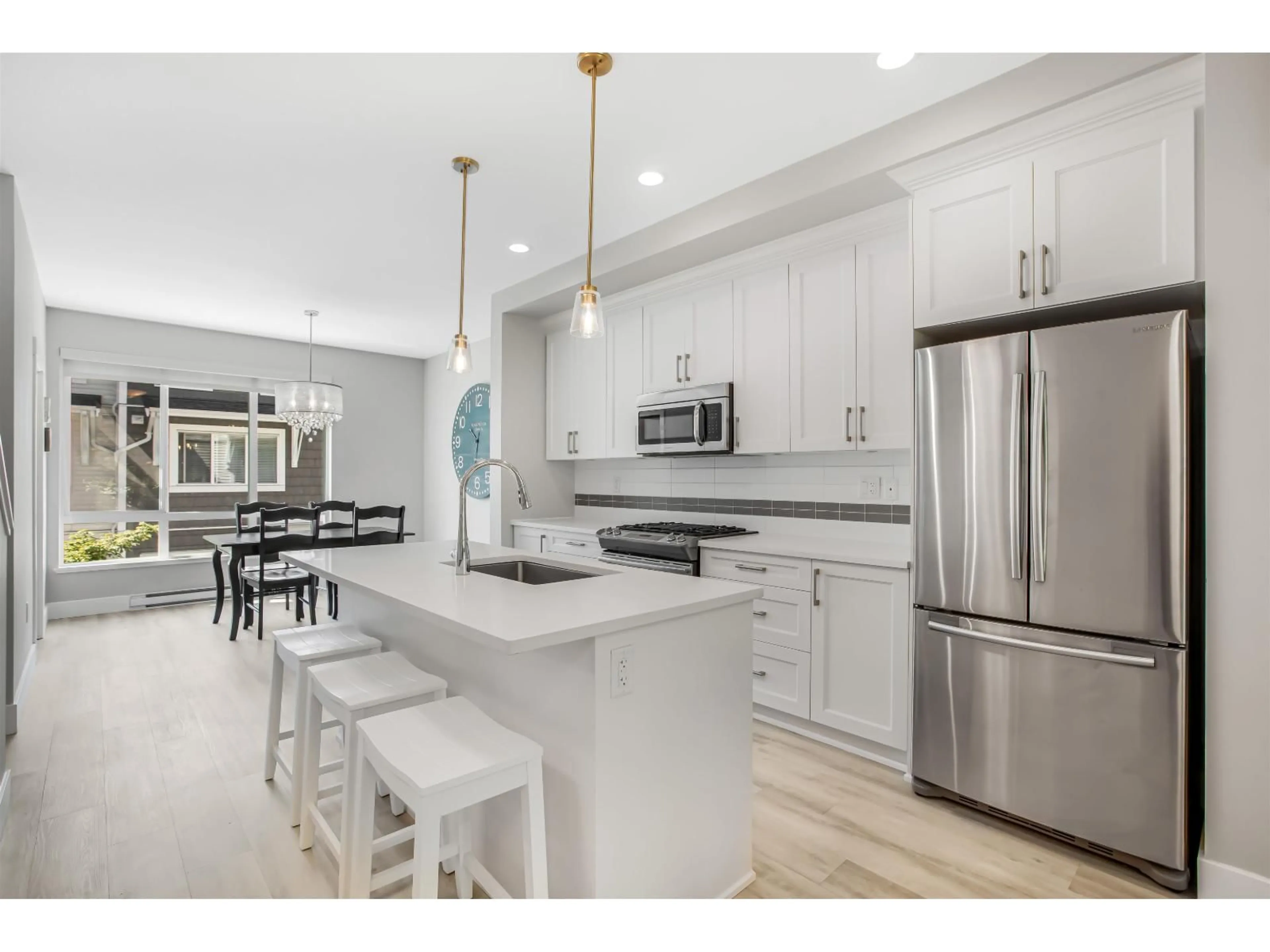 Open concept kitchen, unknown for 61 - 3039 156, Surrey British Columbia V3Z6T5