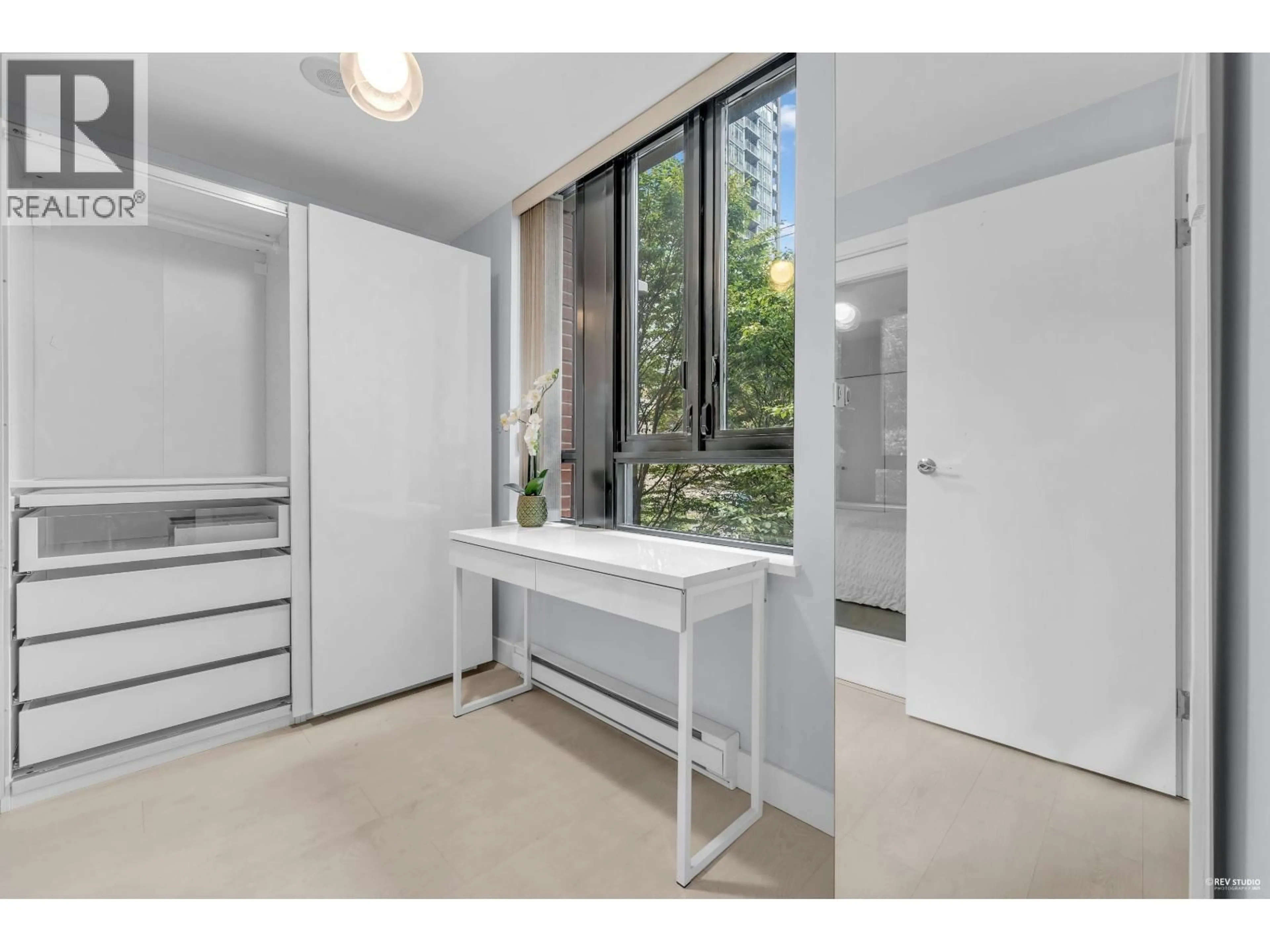 Unknown for 410 - 909 MAINLAND STREET, Vancouver British Columbia V6B1S3