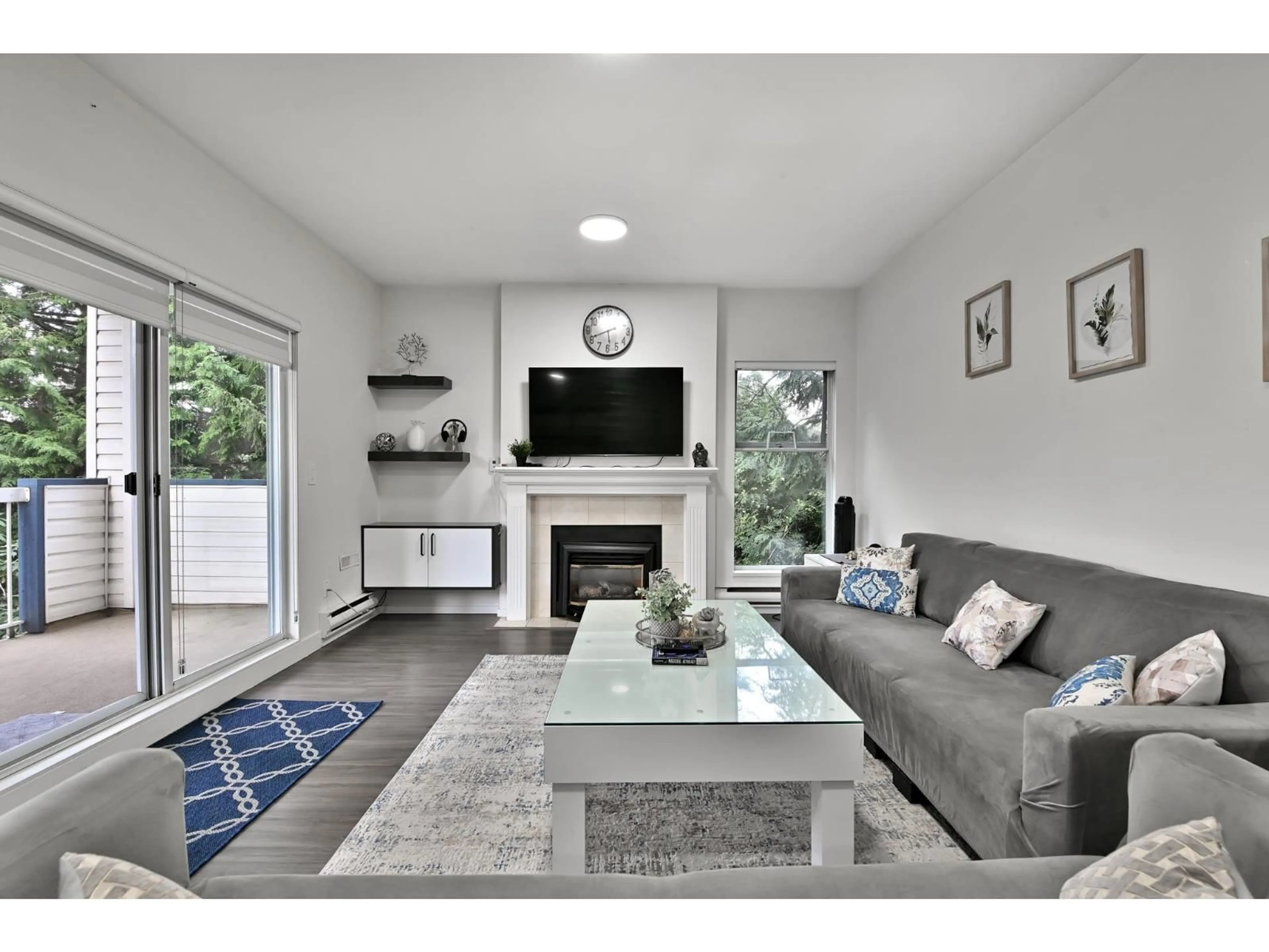 Living room with furniture, unknown for 215 - 13918 72, Surrey British Columbia V3W0T4