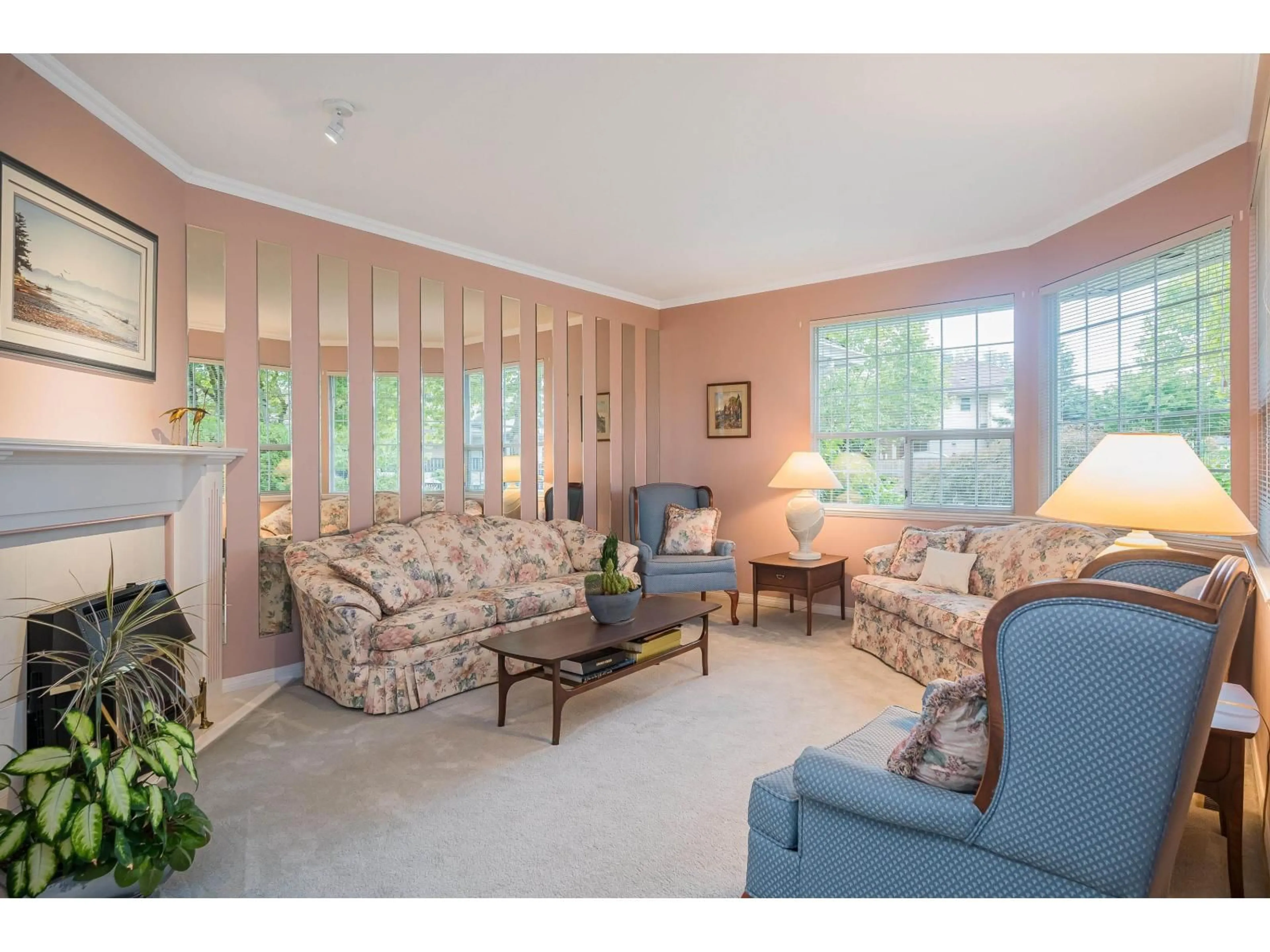 Living room with furniture, unknown for 8459 142A, Surrey British Columbia V2W0Z8