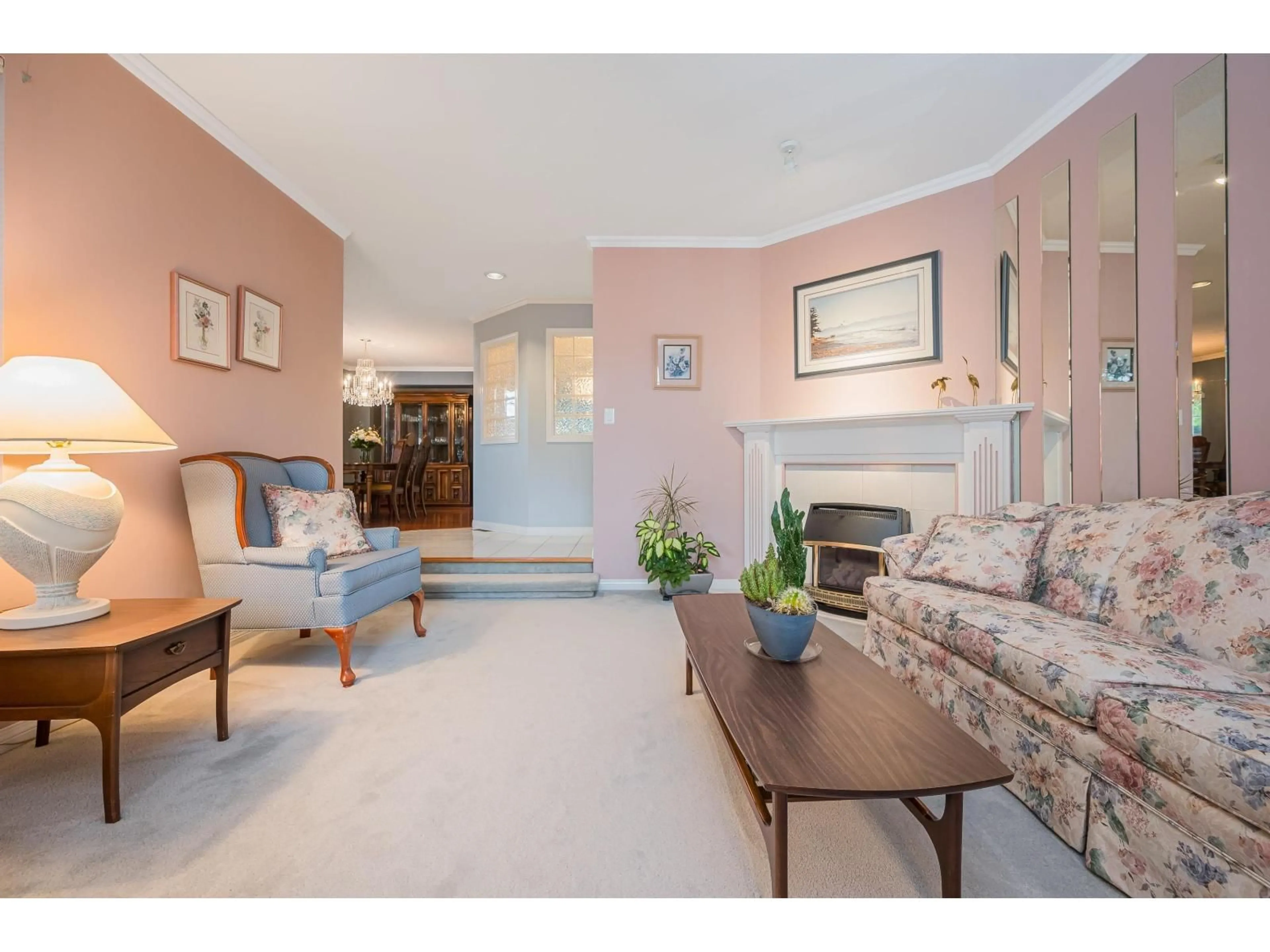 Living room with furniture, unknown for 8459 142A, Surrey British Columbia V2W0Z8
