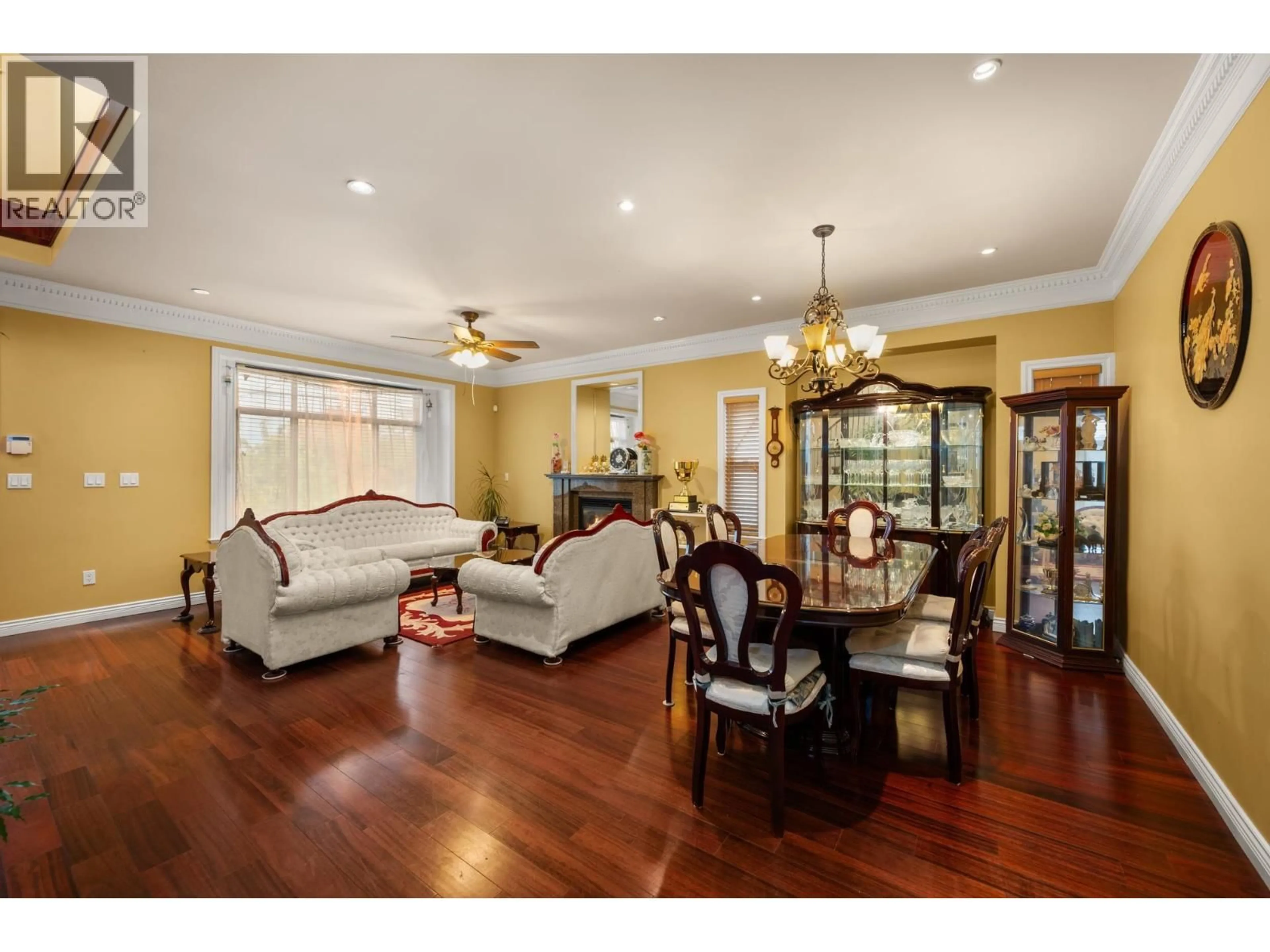 Unknown for 7058 PATTERSON AVENUE, Burnaby British Columbia V5J3N7