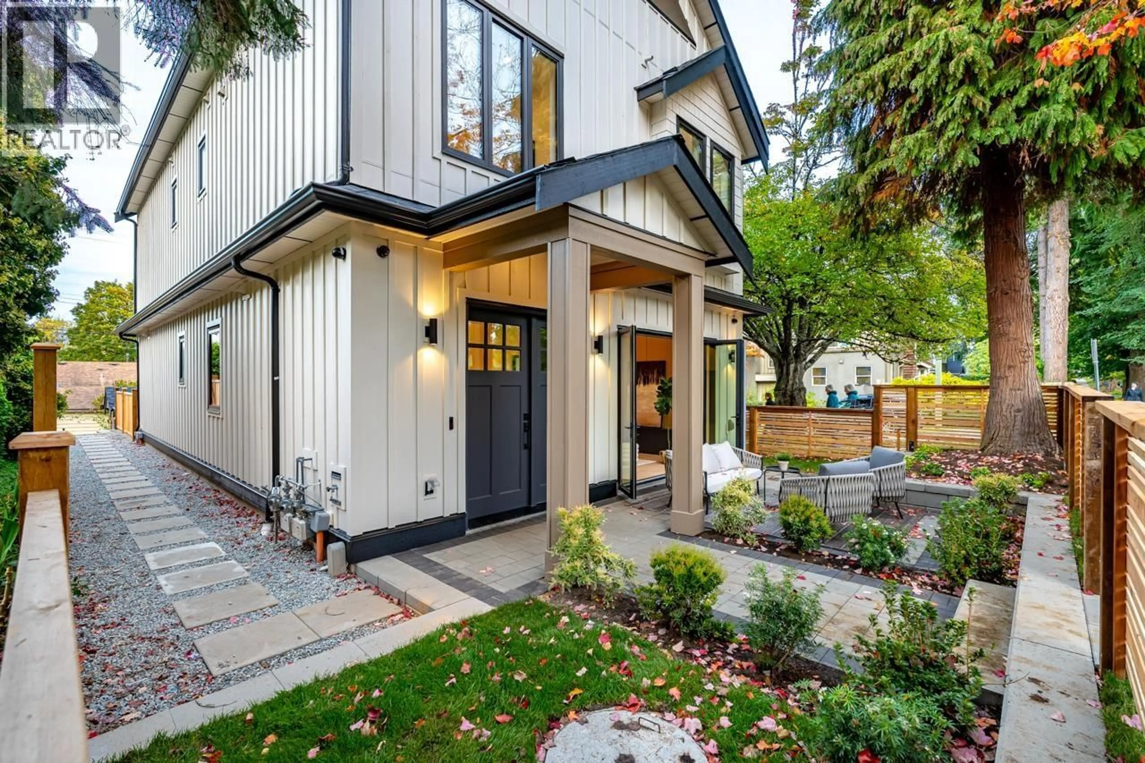 Home with brick exterior material, street for 487 31ST AVENUE, Vancouver British Columbia V5V4A8
