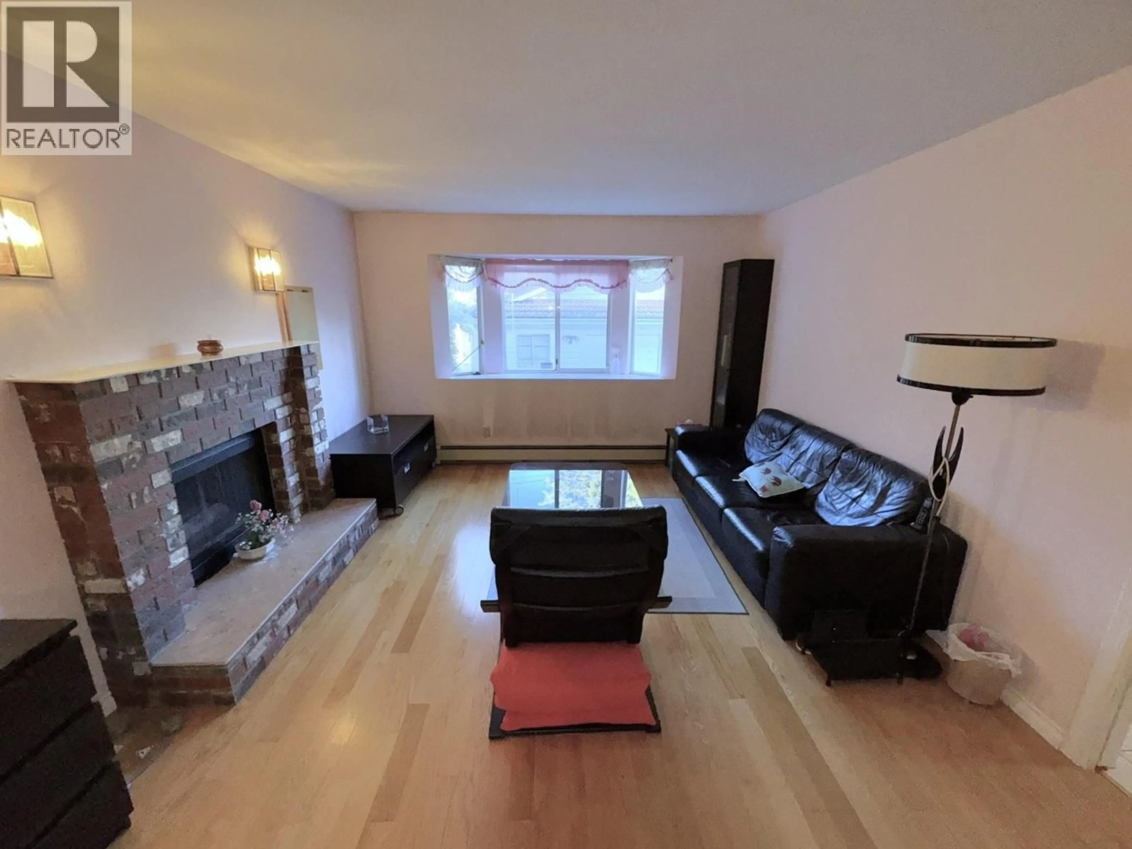 Living room with furniture, unknown for 963 11TH AVENUE, Vancouver British Columbia V5T2E8