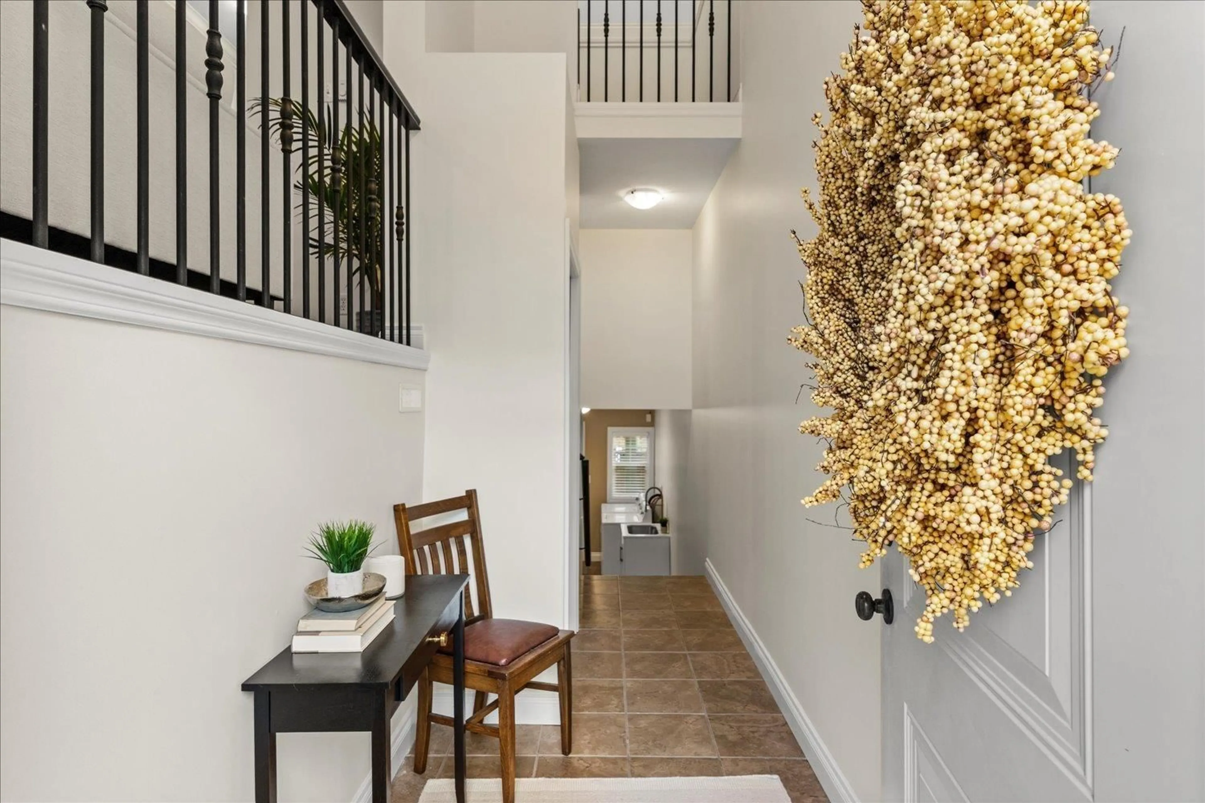Indoor entryway for 58 - 6498 SOUTHDOWNE PLACE, Chilliwack British Columbia V2R0K3