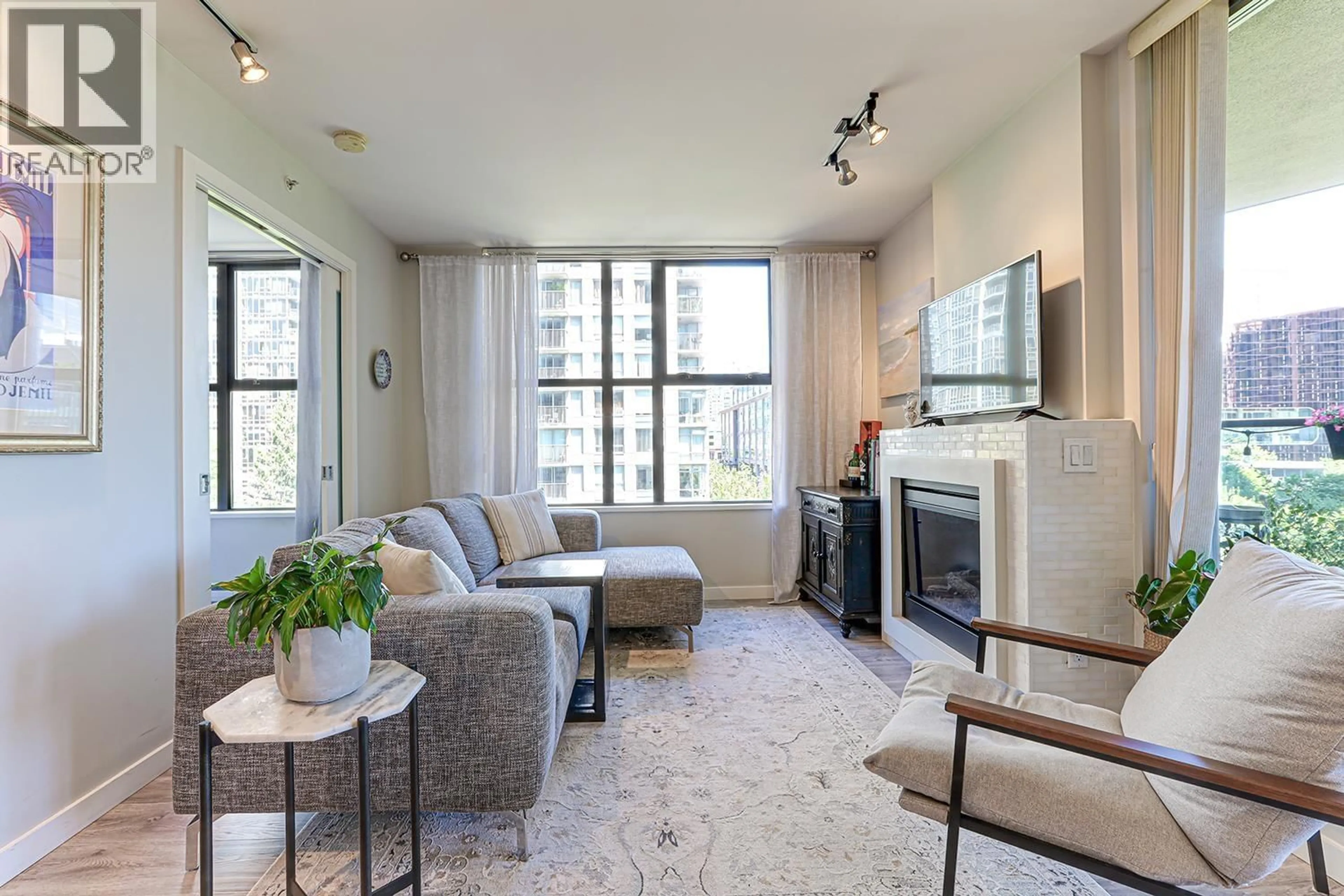 Living room with furniture, unknown for 603 - 989 BEATTY STREET, Vancouver British Columbia V6Z3C2