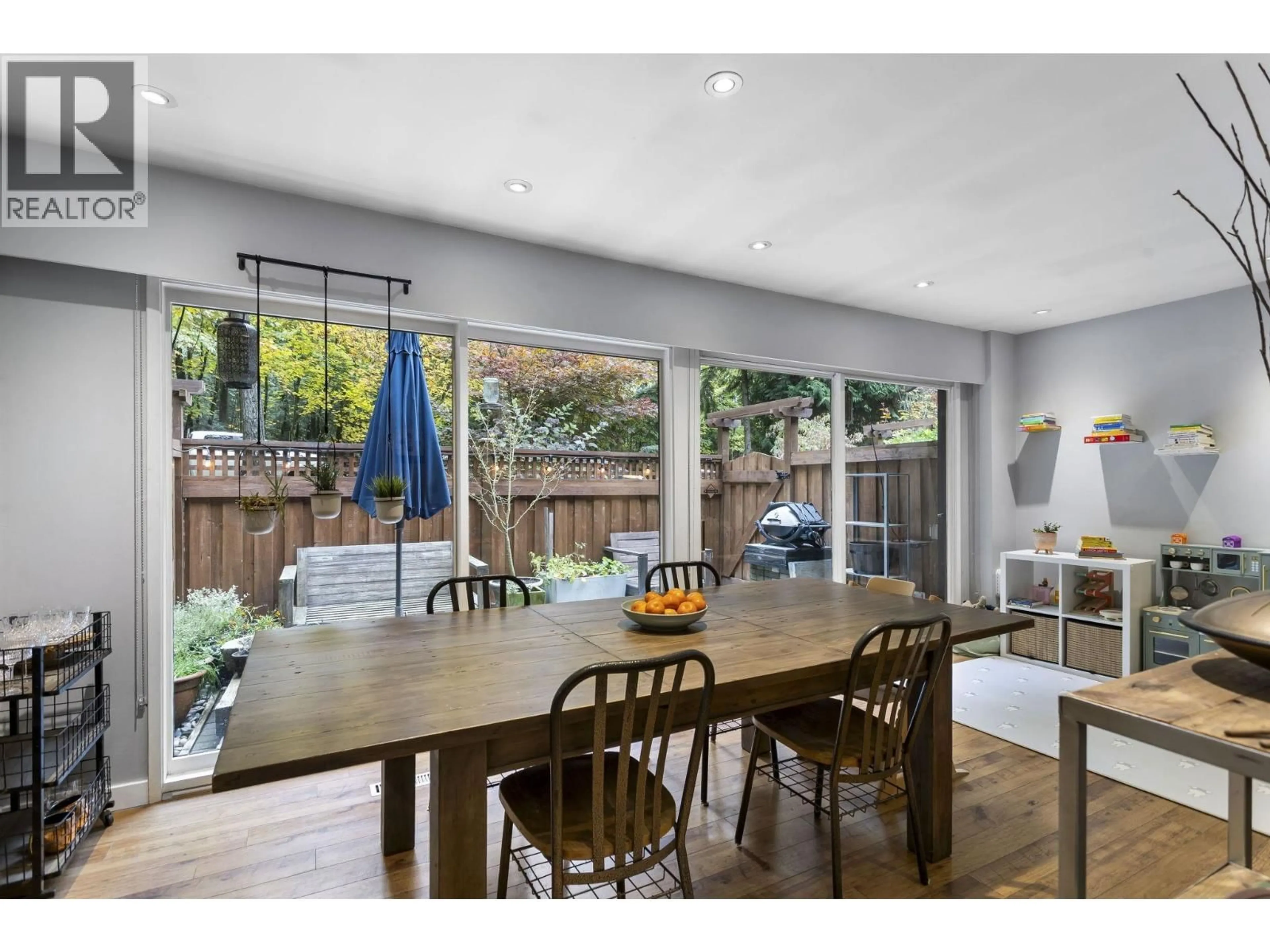 Dining room, unknown for 8904 CENTAURUS CIRCLE, Burnaby British Columbia V3J1C1