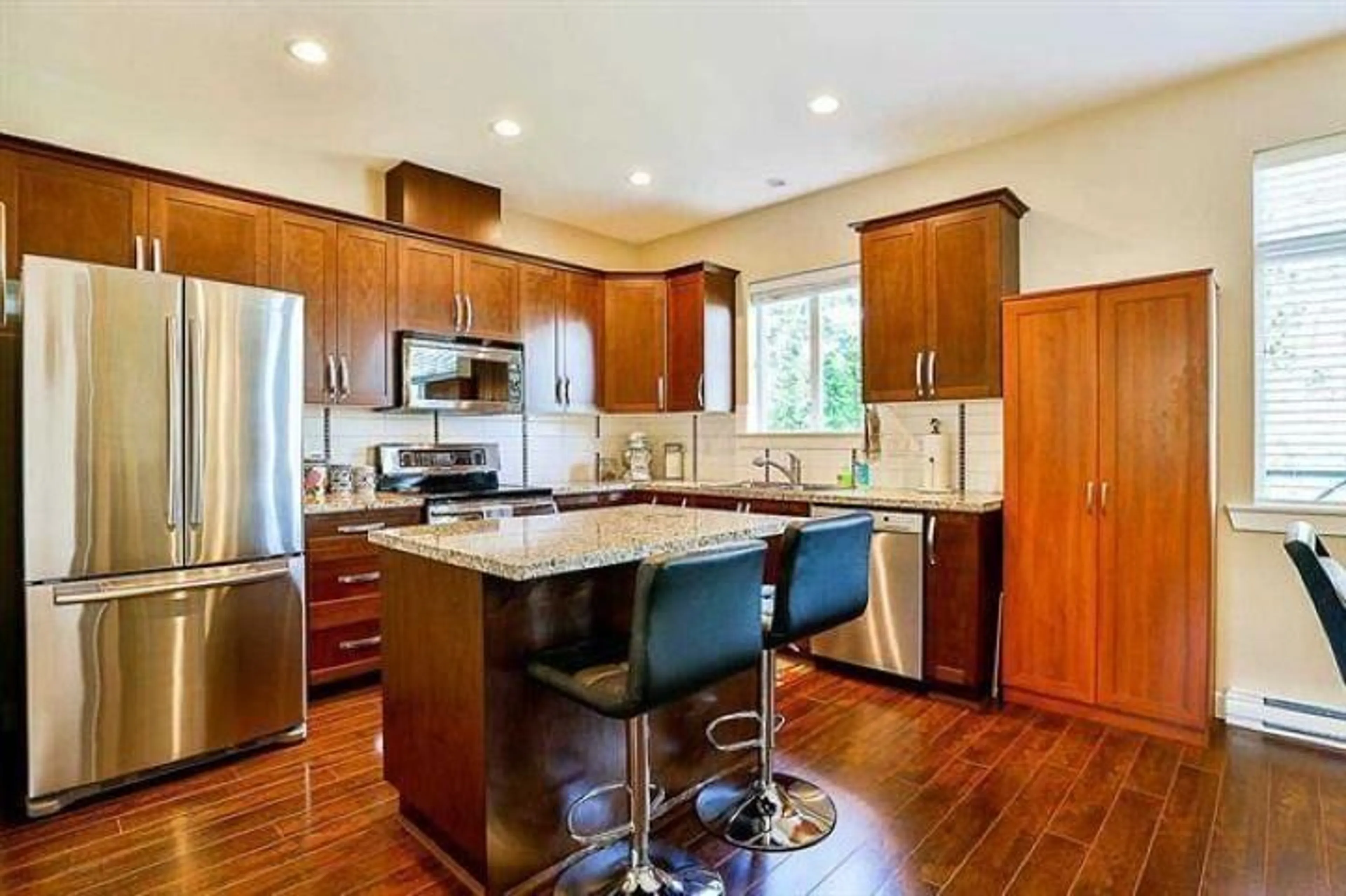 Open concept kitchen, unknown for 37 - 14377 60, Surrey British Columbia V3X0E2