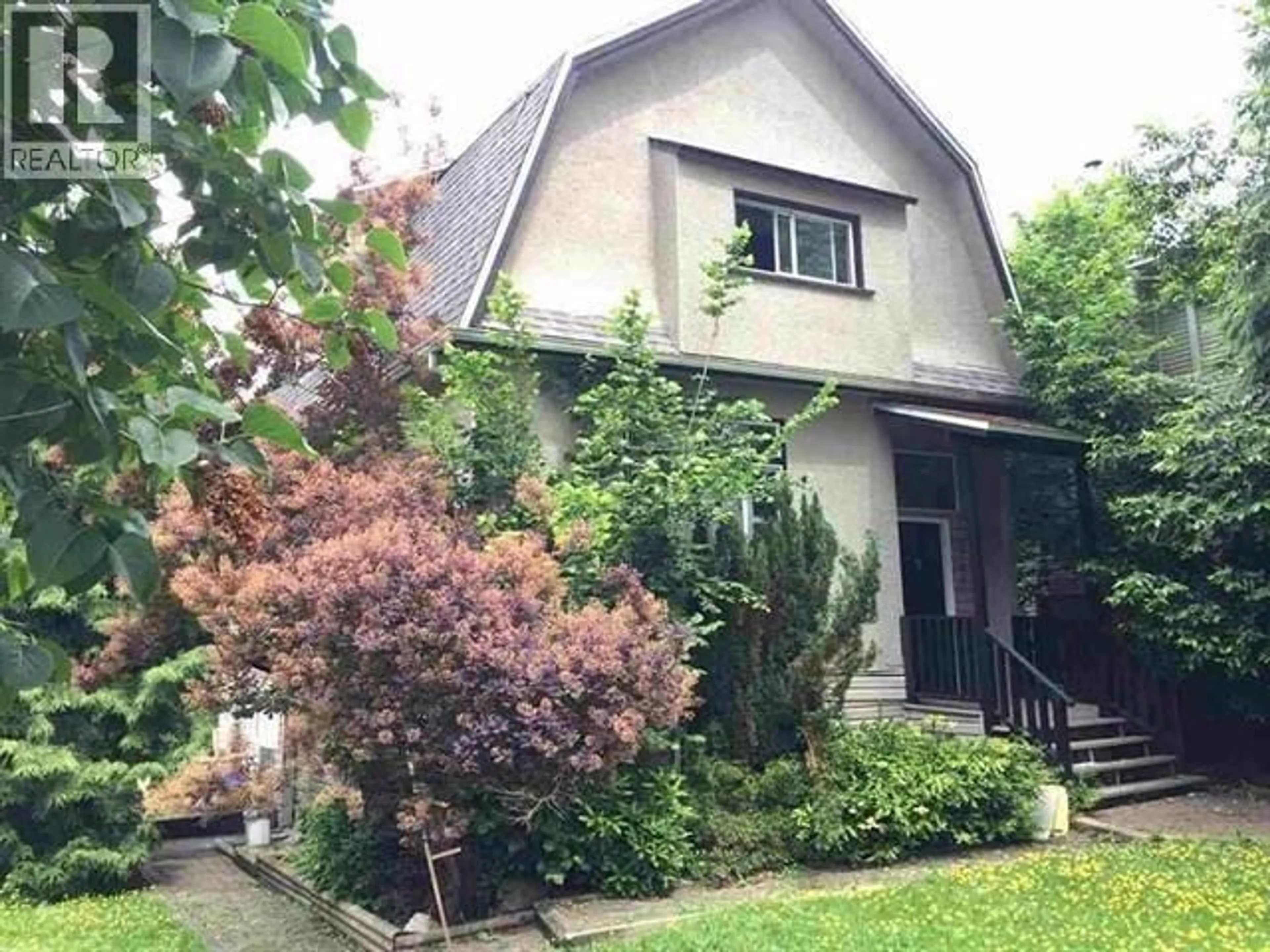 Patio, street for 2703 WARD STREET, Vancouver British Columbia V5R4S7