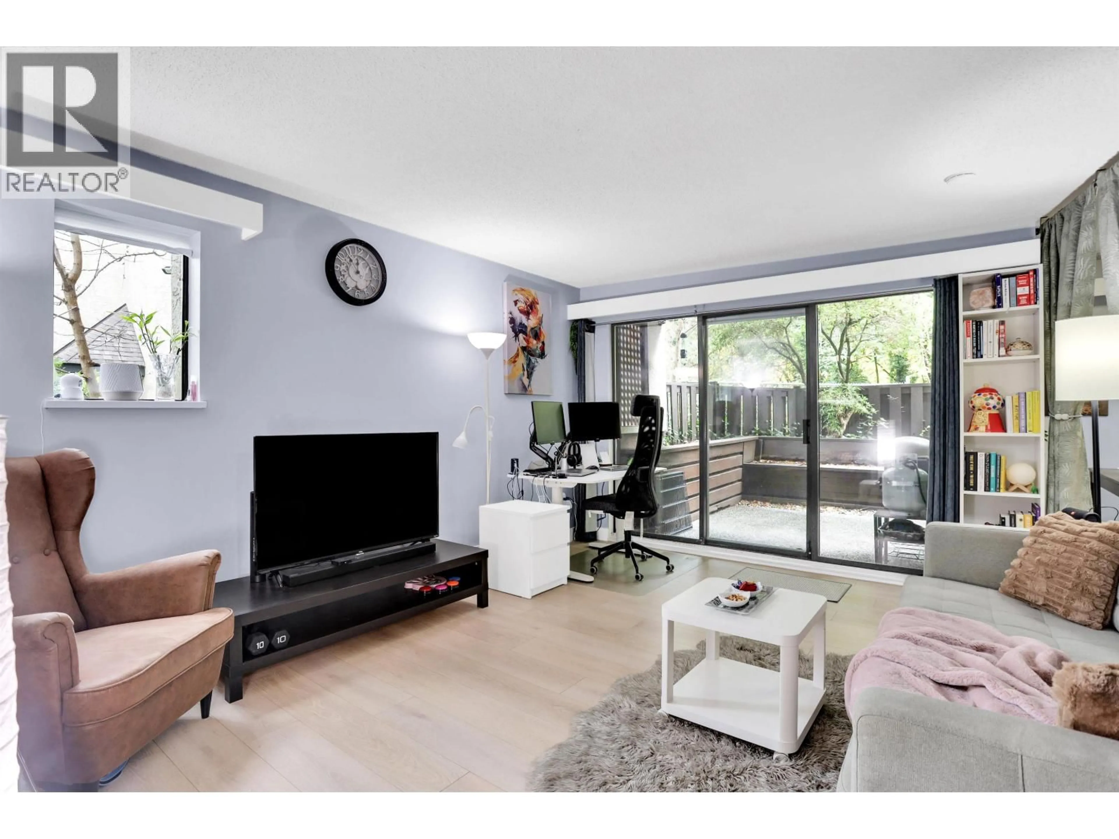 Living room with furniture, unknown for 21 - 385 GINGER DRIVE, New Westminster British Columbia V3L5L6