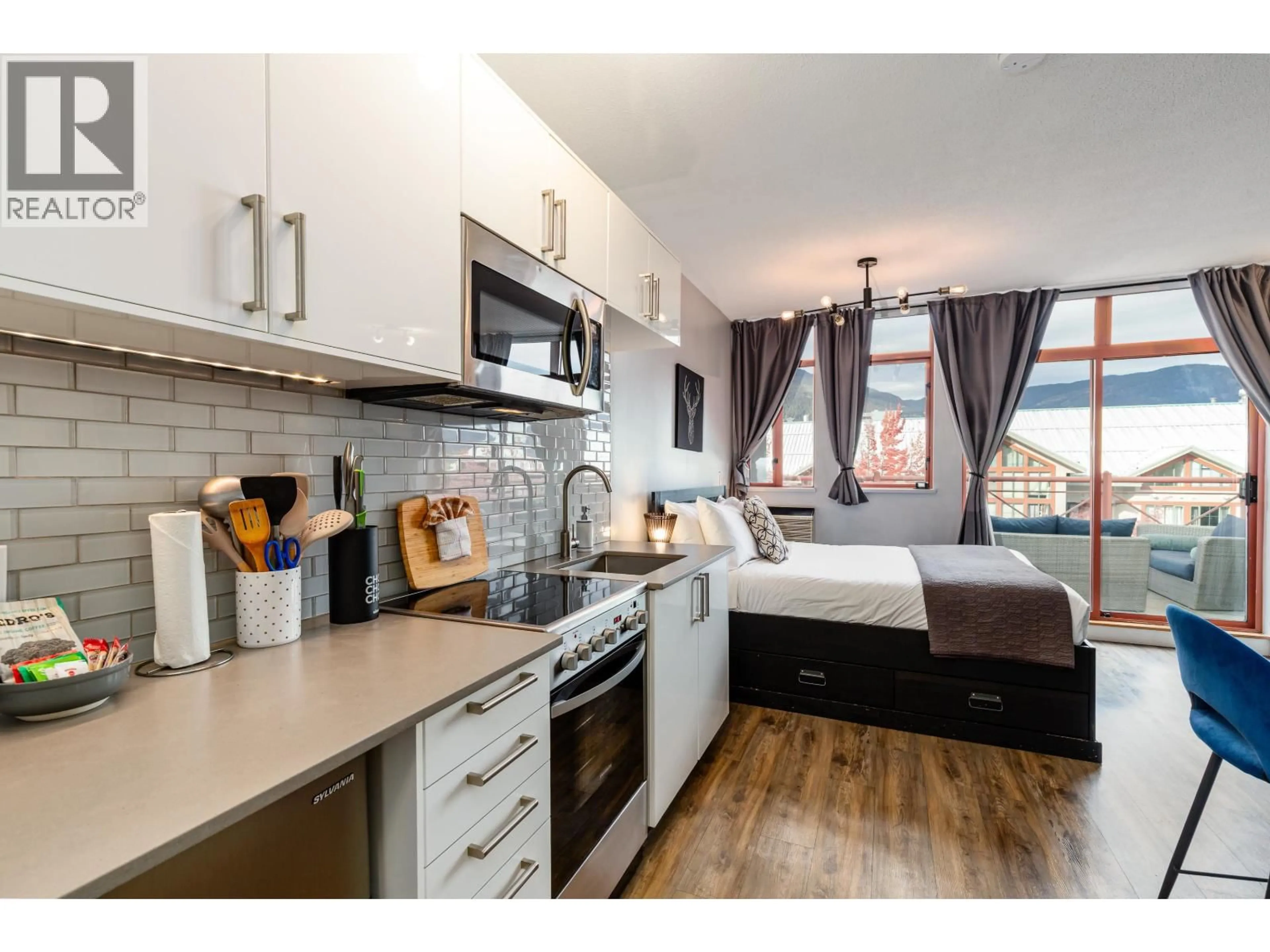 Standard kitchen, wood/laminate floor for 420 - 4369 MAIN STREET, Whistler British Columbia V8E1B7